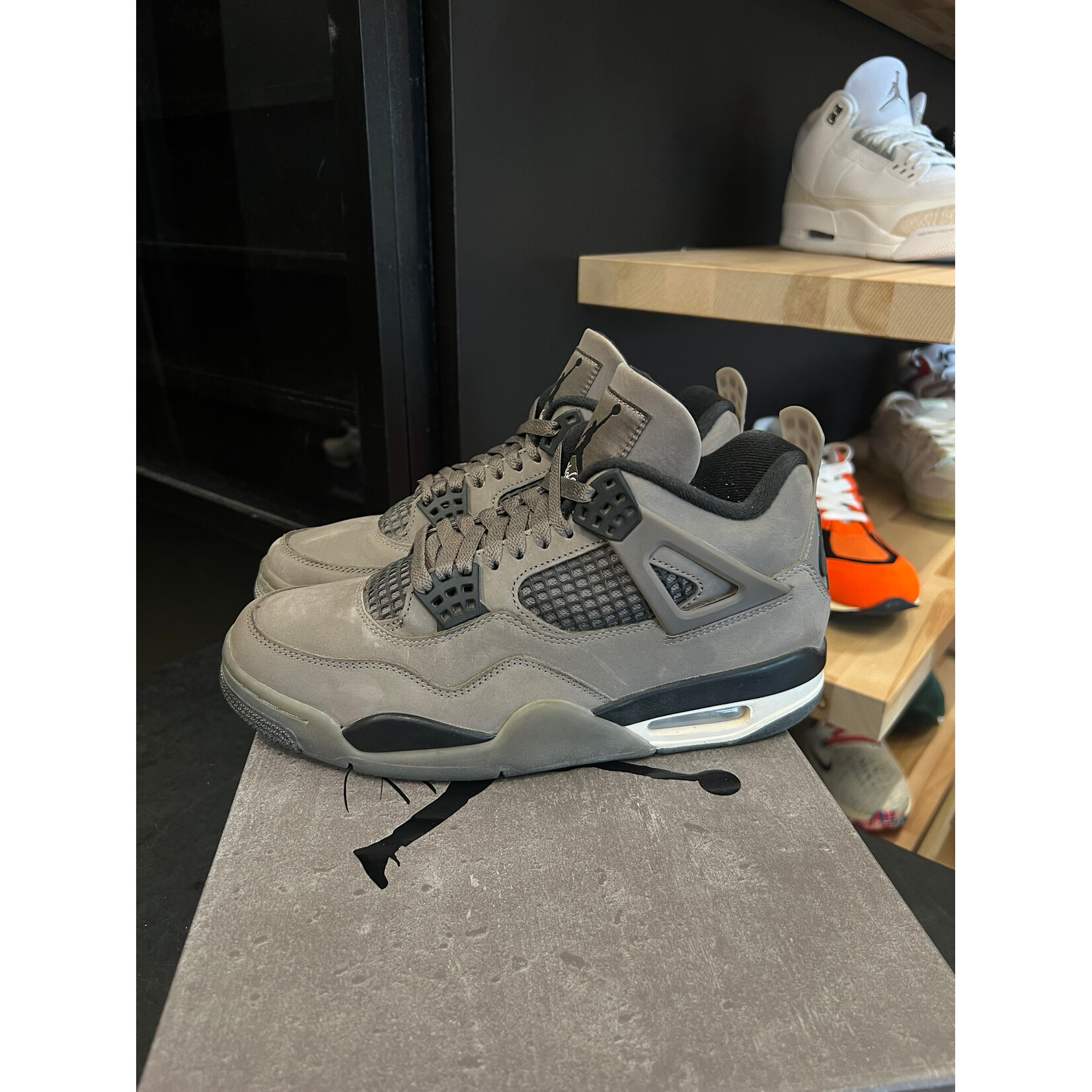 Jordan Jordan 4 Retro Cave Stone Size 8, PREOWNED*