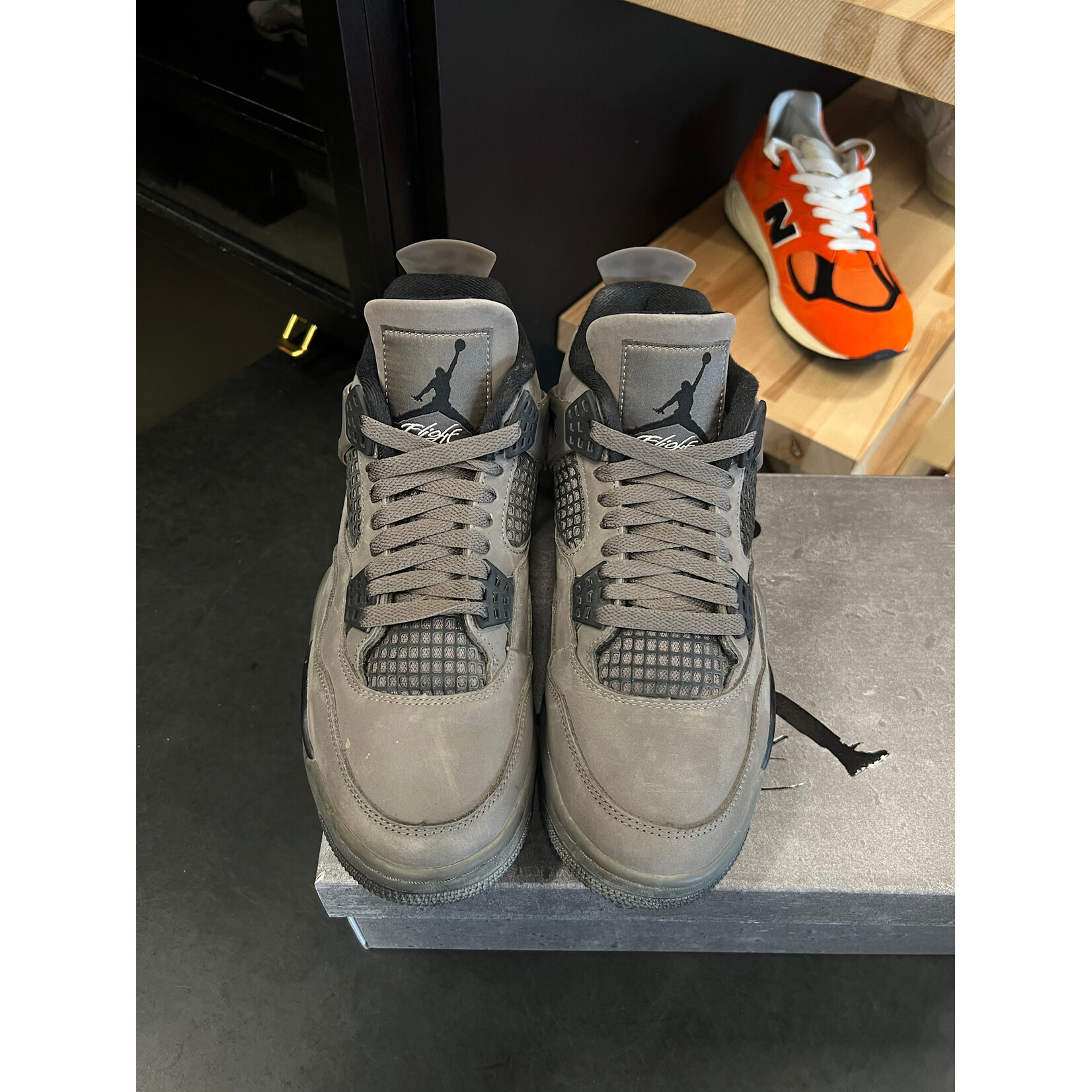 Jordan Jordan 4 Retro Cave Stone Size 8, PREOWNED*