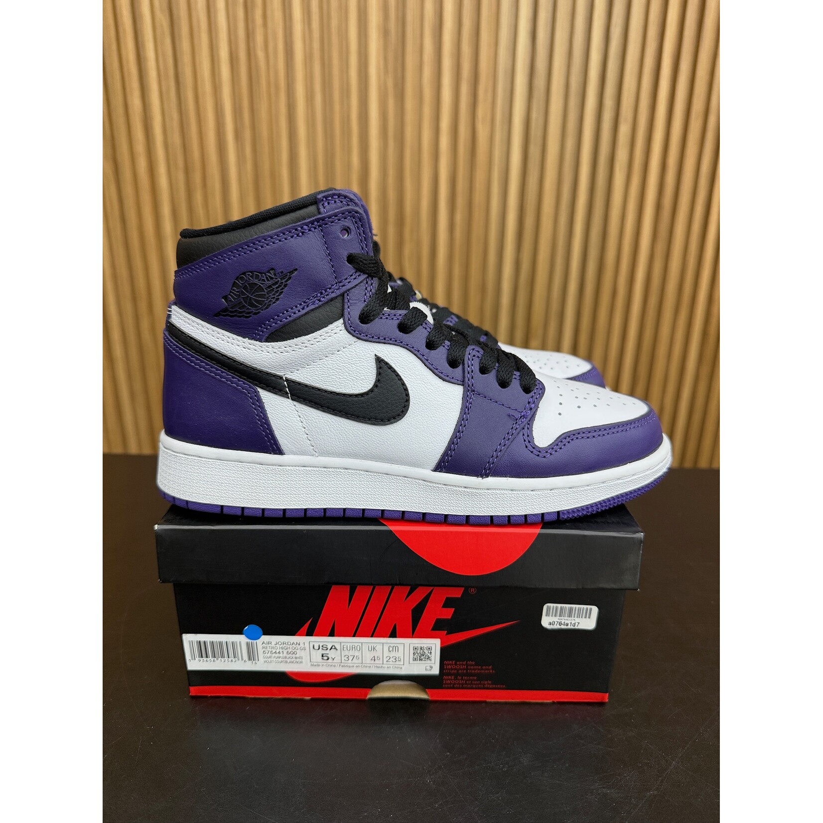 Jordan Jordan 1 Retro High Court Purple White (GS) Size 5, PREOWNED*