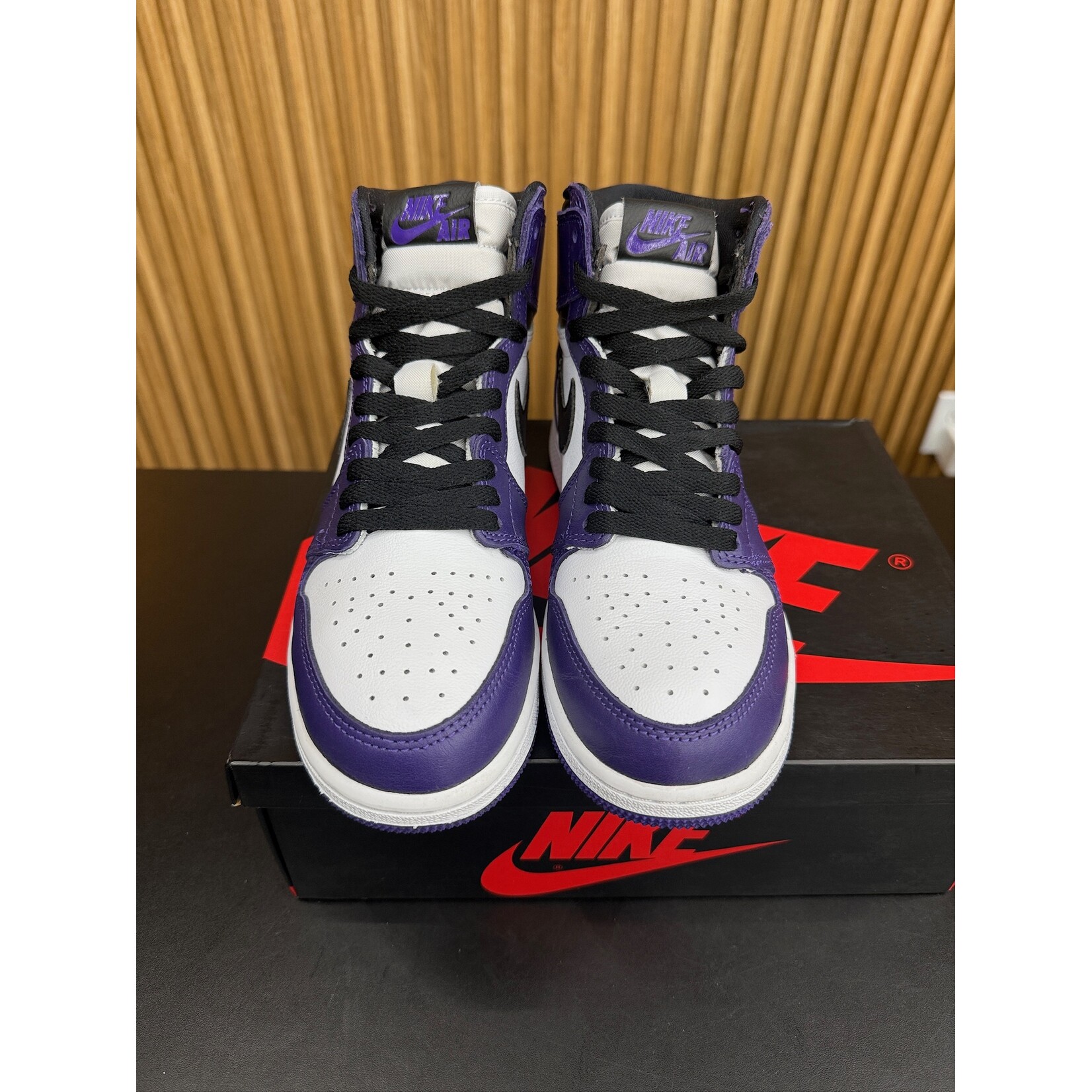 Jordan Jordan 1 Retro High Court Purple White (GS) Size 5, PREOWNED*