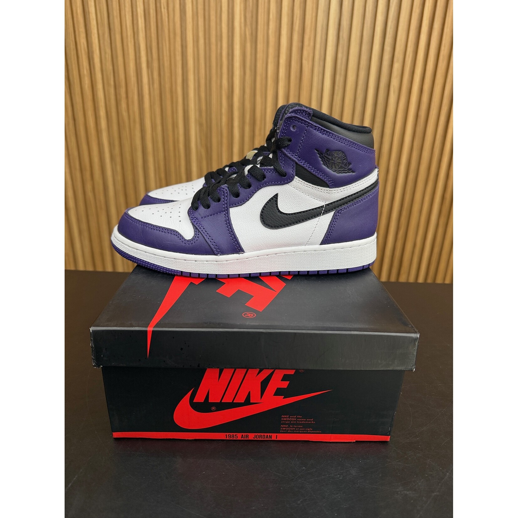 Jordan Jordan 1 Retro High Court Purple White (GS) Size 5, PREOWNED*