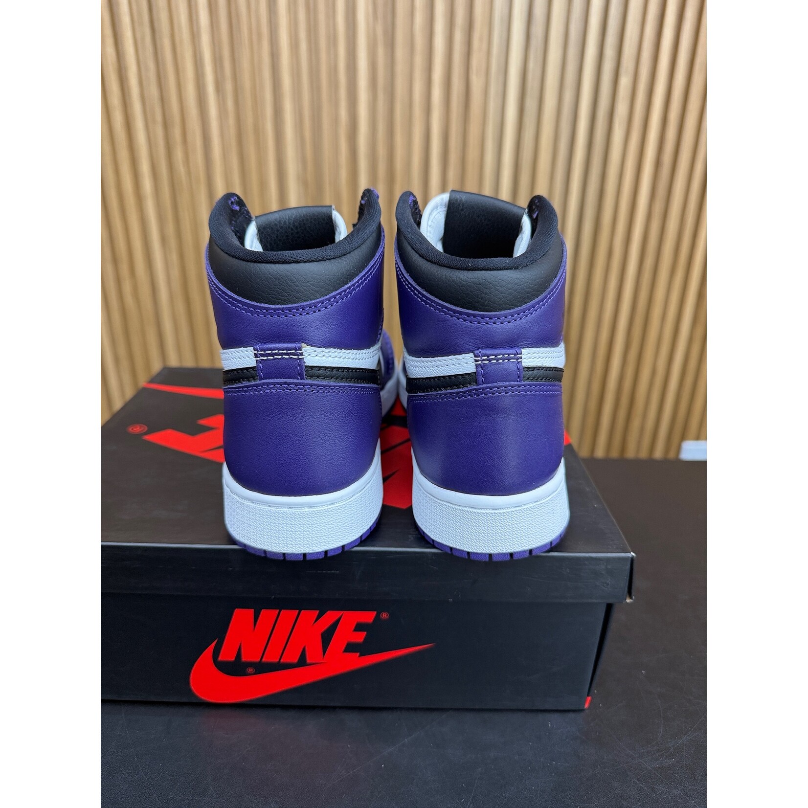 Jordan Jordan 1 Retro High Court Purple White (GS) Size 5, PREOWNED*