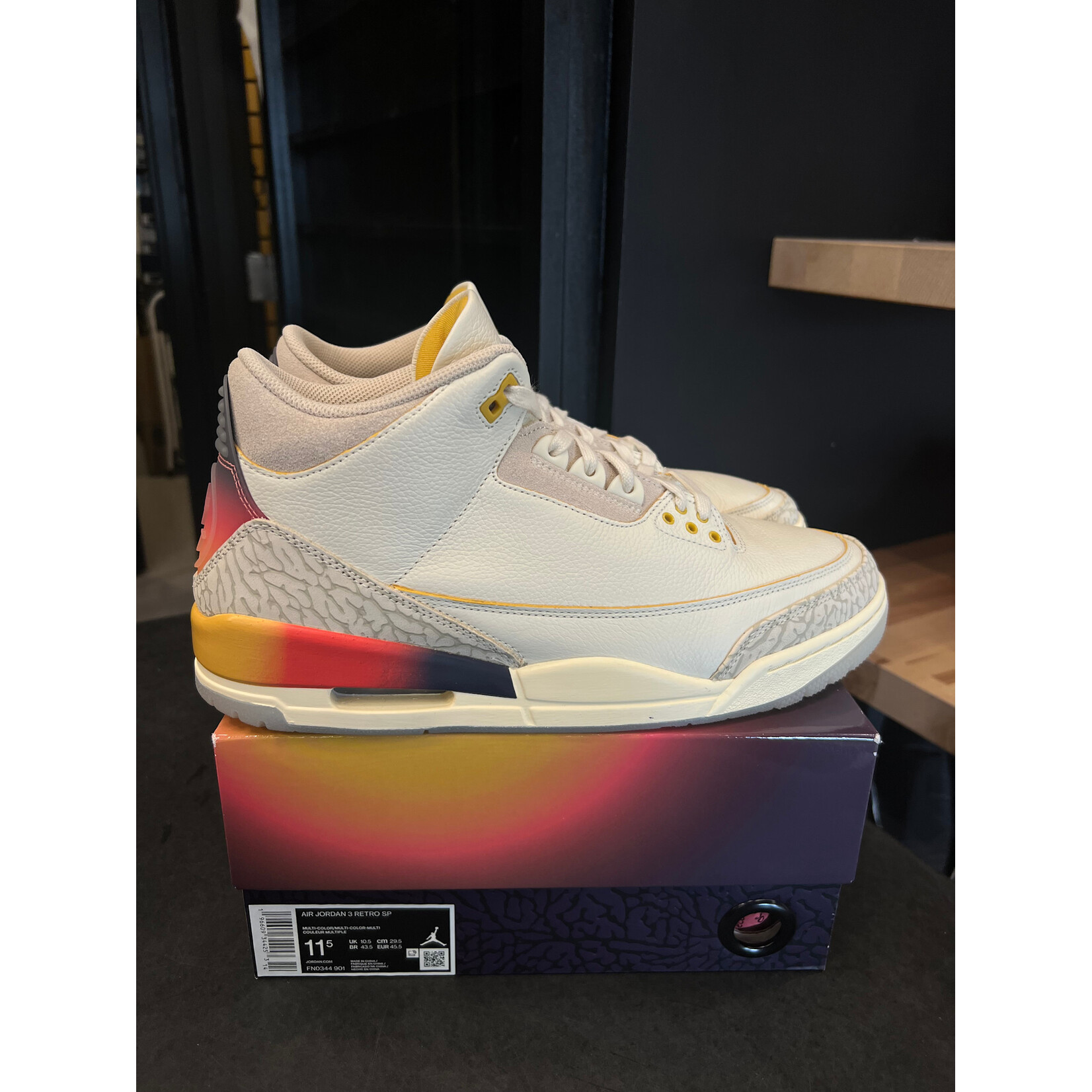 Jordan Jordan 3 Retro SP J Balvin Medellín Sunset Size 11.5, PREOWNED*