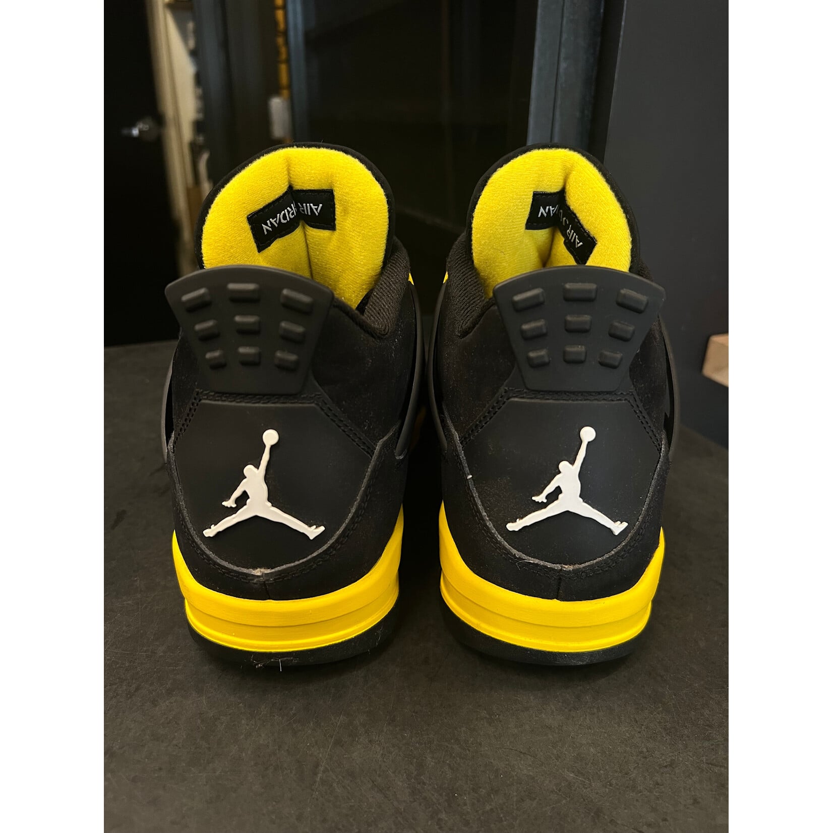 Jordan Jordan 4 Retro Thunder (2023) Size 11.5, PREOWNED*