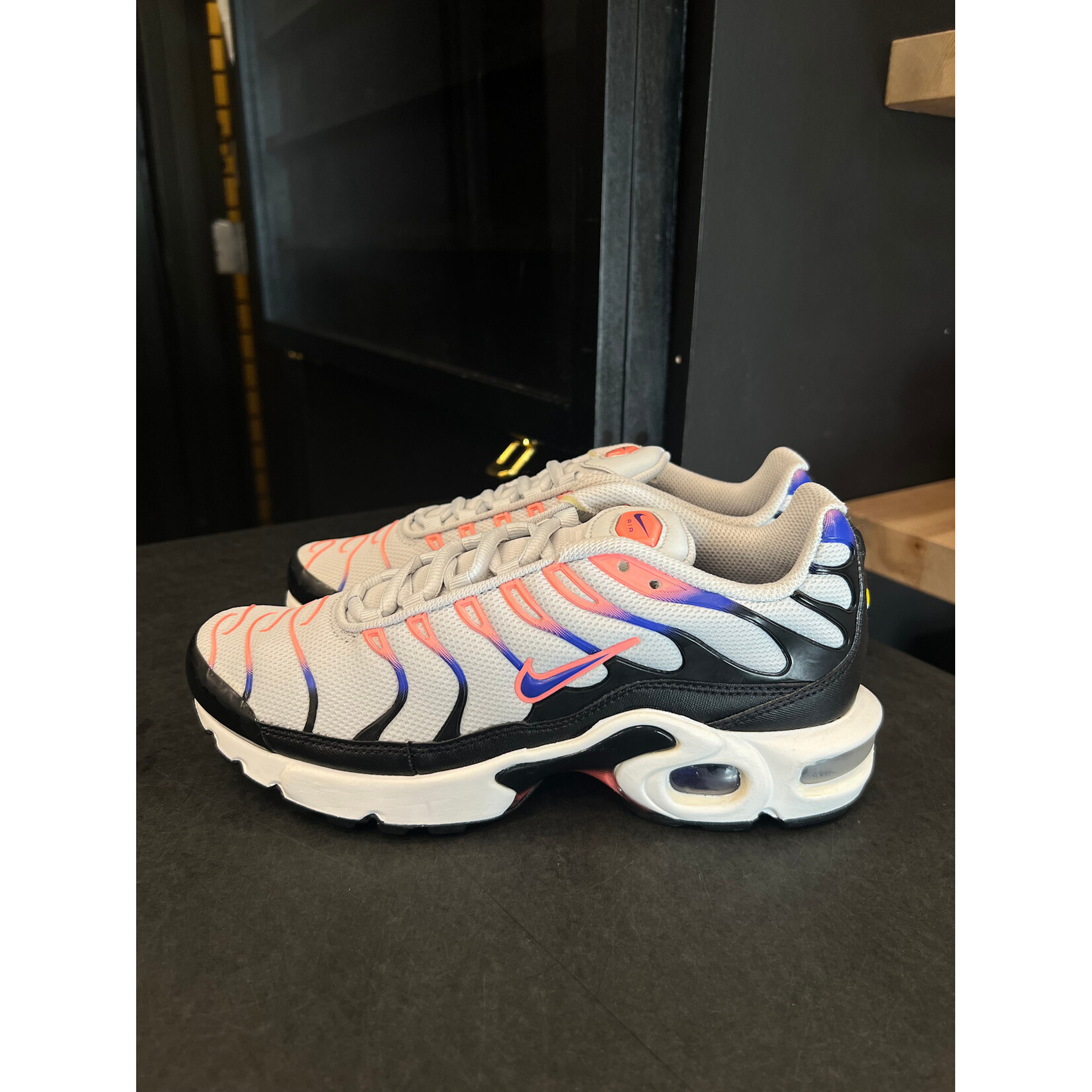 Nike Nike Air Max Plus Platinum Violet Lava (GS) Size 4.5, PREOWNED TRIED ON