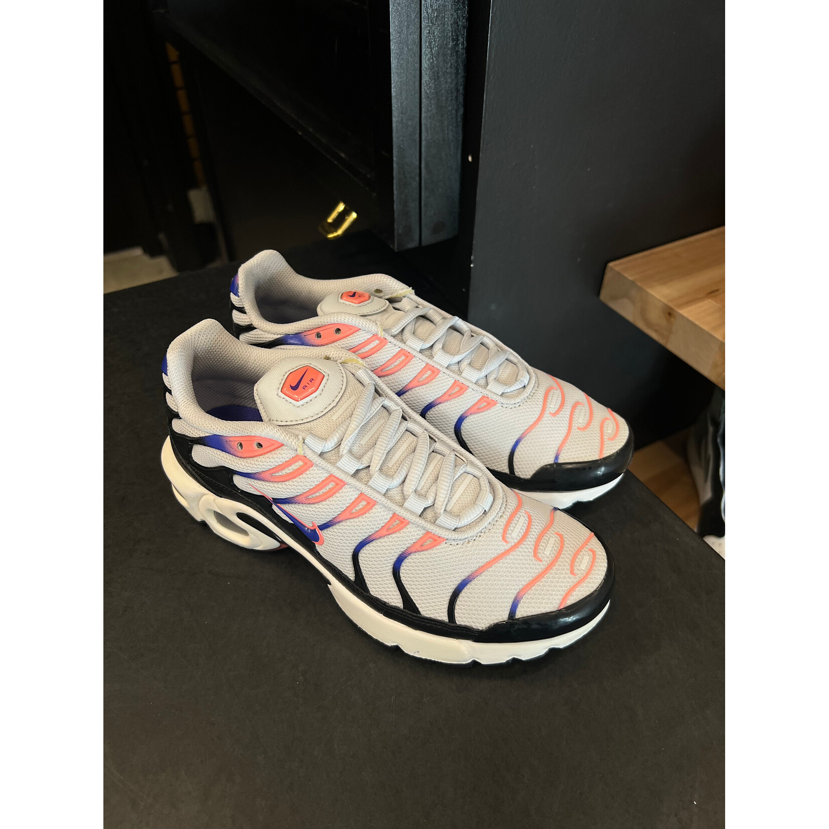 Nike Nike Air Max Plus Platinum Violet Lava (GS) Size 4.5, PREOWNED TRIED ON
