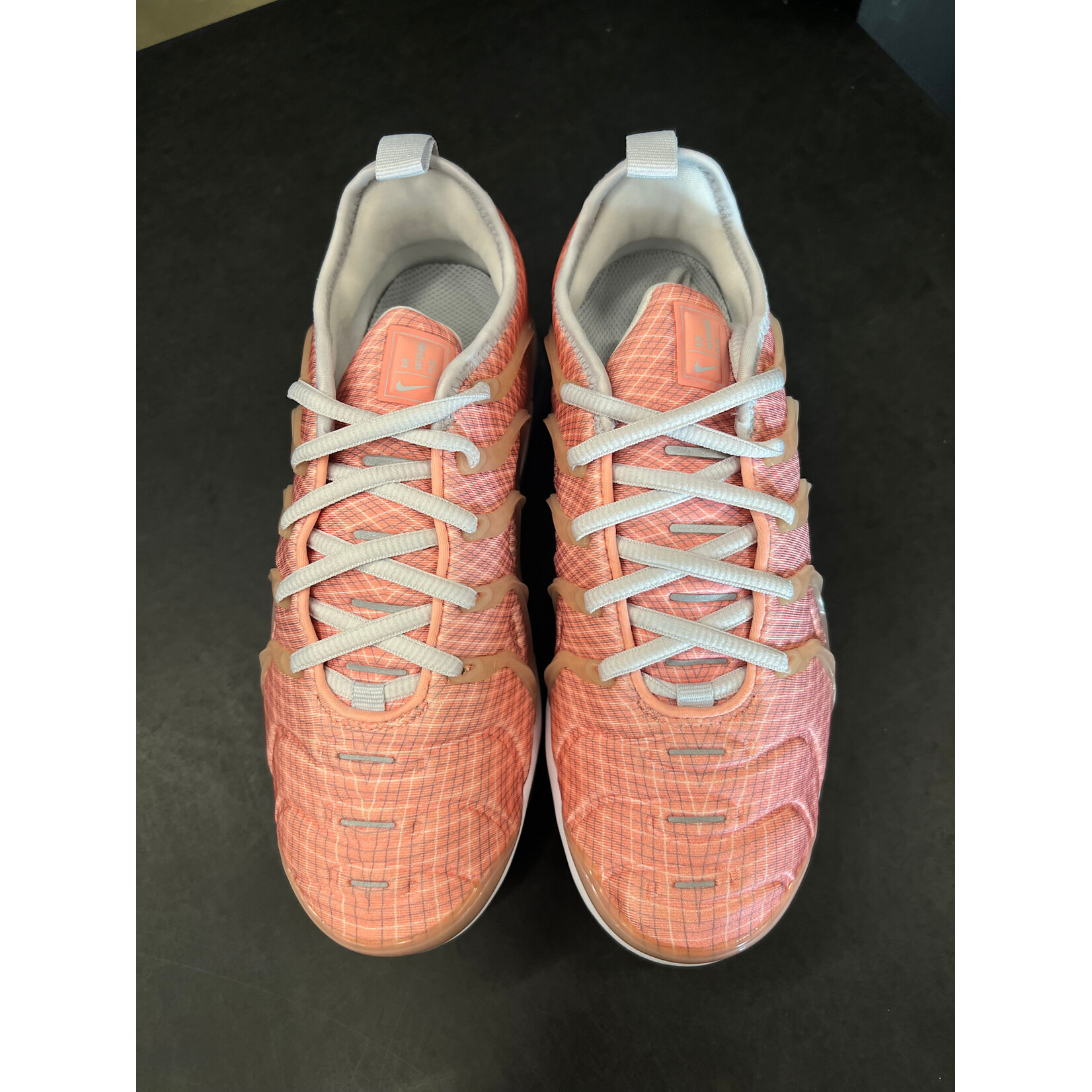 Nike Nike Air VaporMax Plus Bleached Coral Pure Platinum (Women's) Size 7W, PREOWNED TRIED ON