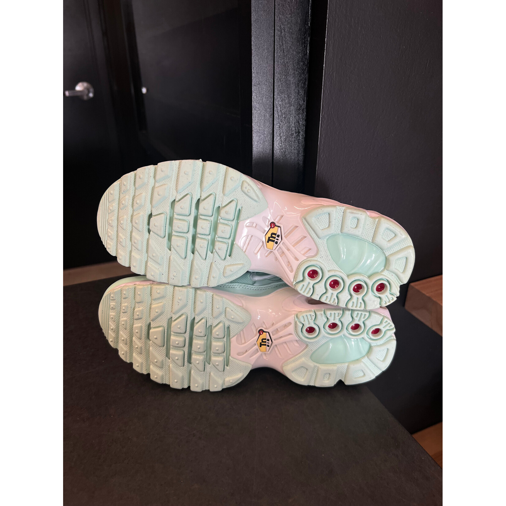 Nike Nike Air Max Plus Igloo (GS) Size 4, PREOWNED TRIED ON