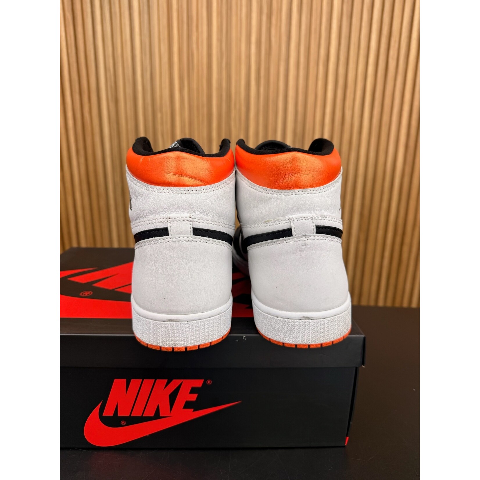 Jordan Jordan 1 Retro High Electro Orange Size 13, PREOWNED*