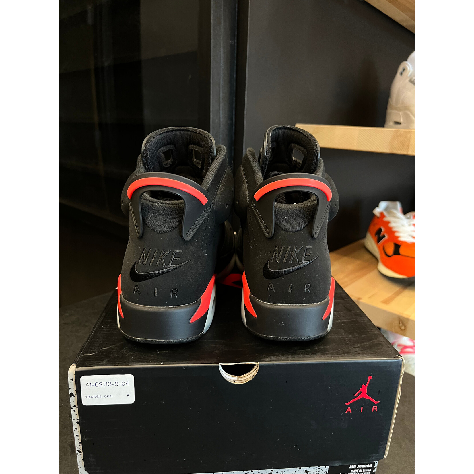 Jordan Jordan 6 Retro Black Infrared (2019) Size 8, PREOWNED*