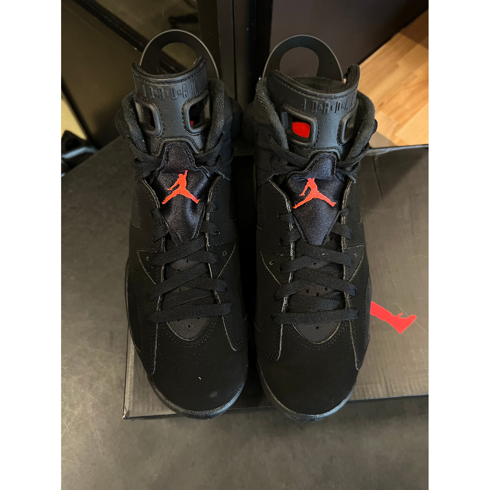 Jordan Jordan 6 Retro Black Infrared (2019) Size 8, PREOWNED*