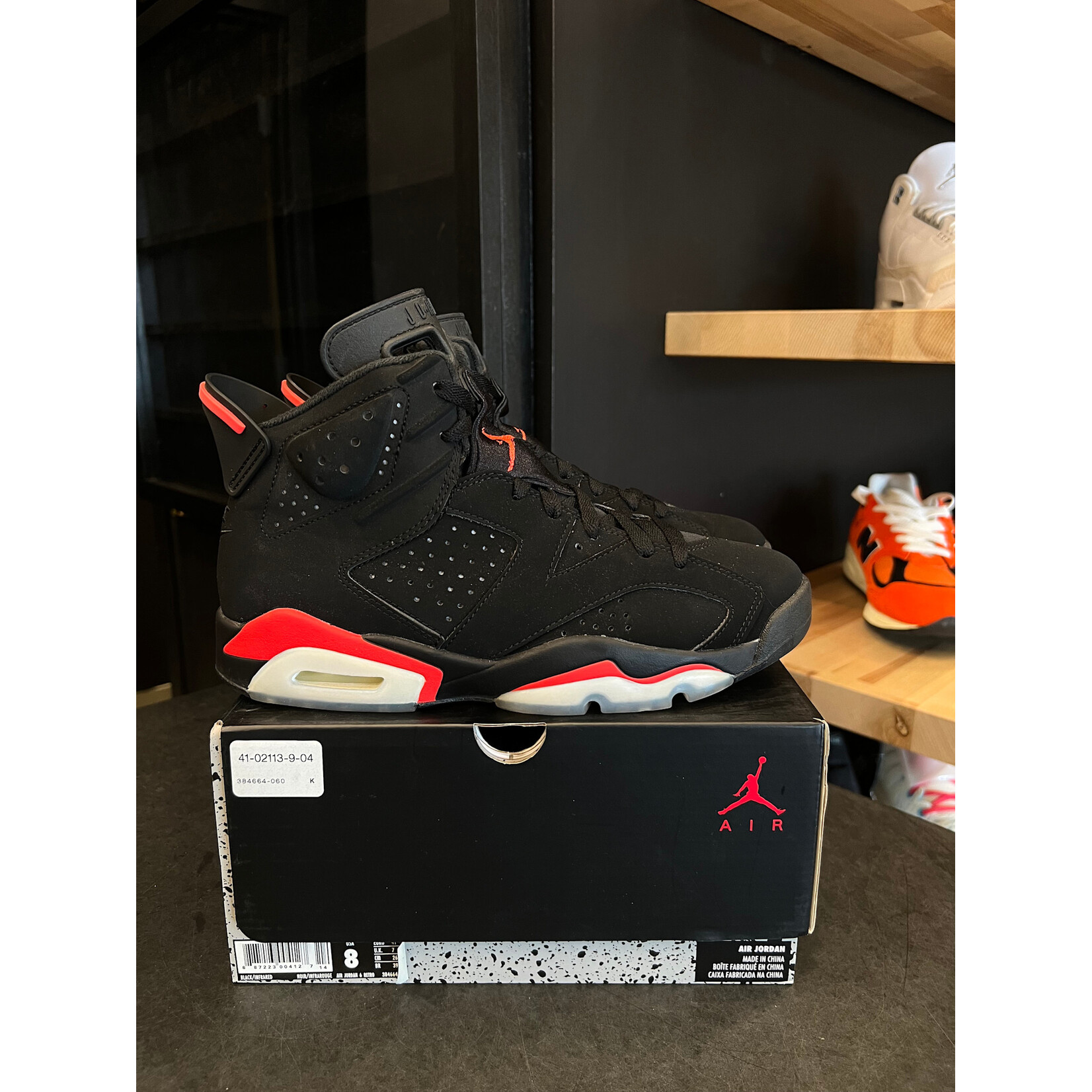 Jordan Jordan 6 Retro Black Infrared (2019) Size 8, PREOWNED*