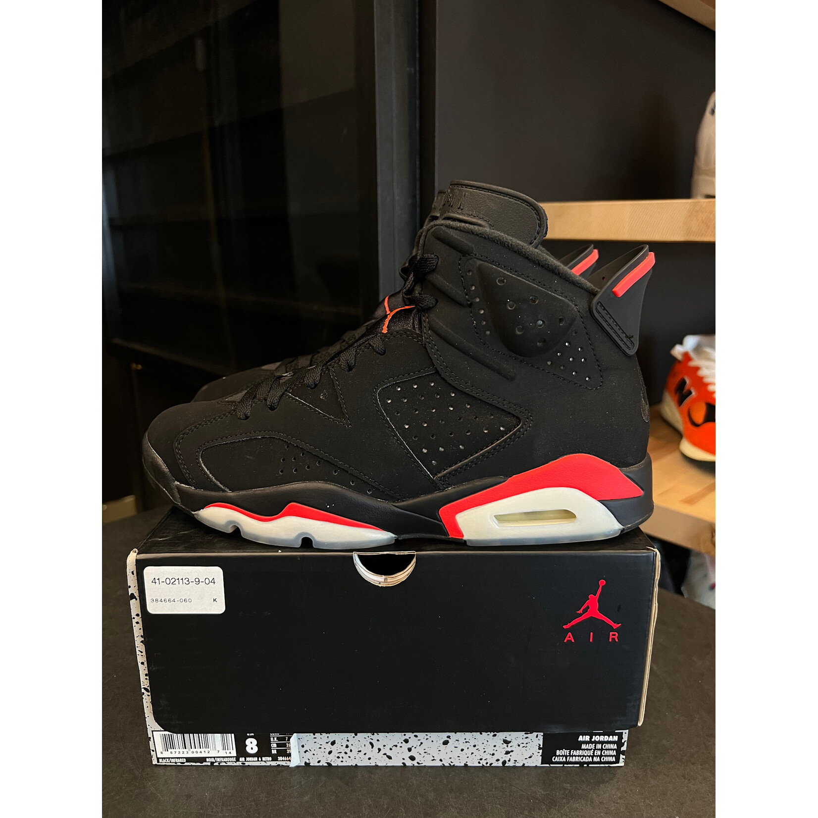 Jordan Jordan 6 Retro Black Infrared (2019) Size 8, PREOWNED*
