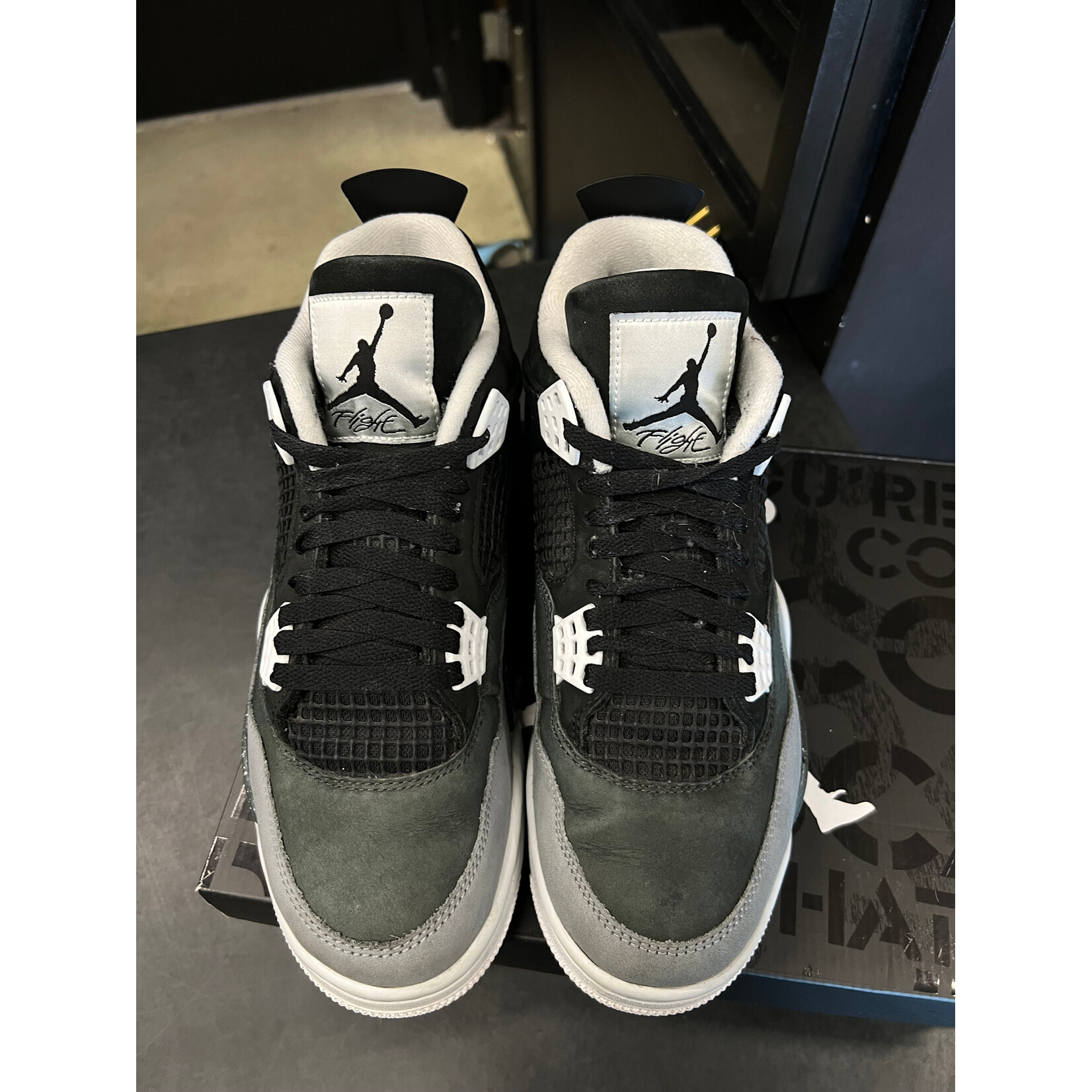 Jordan Jordan 4 Retro Fear (2024) Size 9, PREOWNED