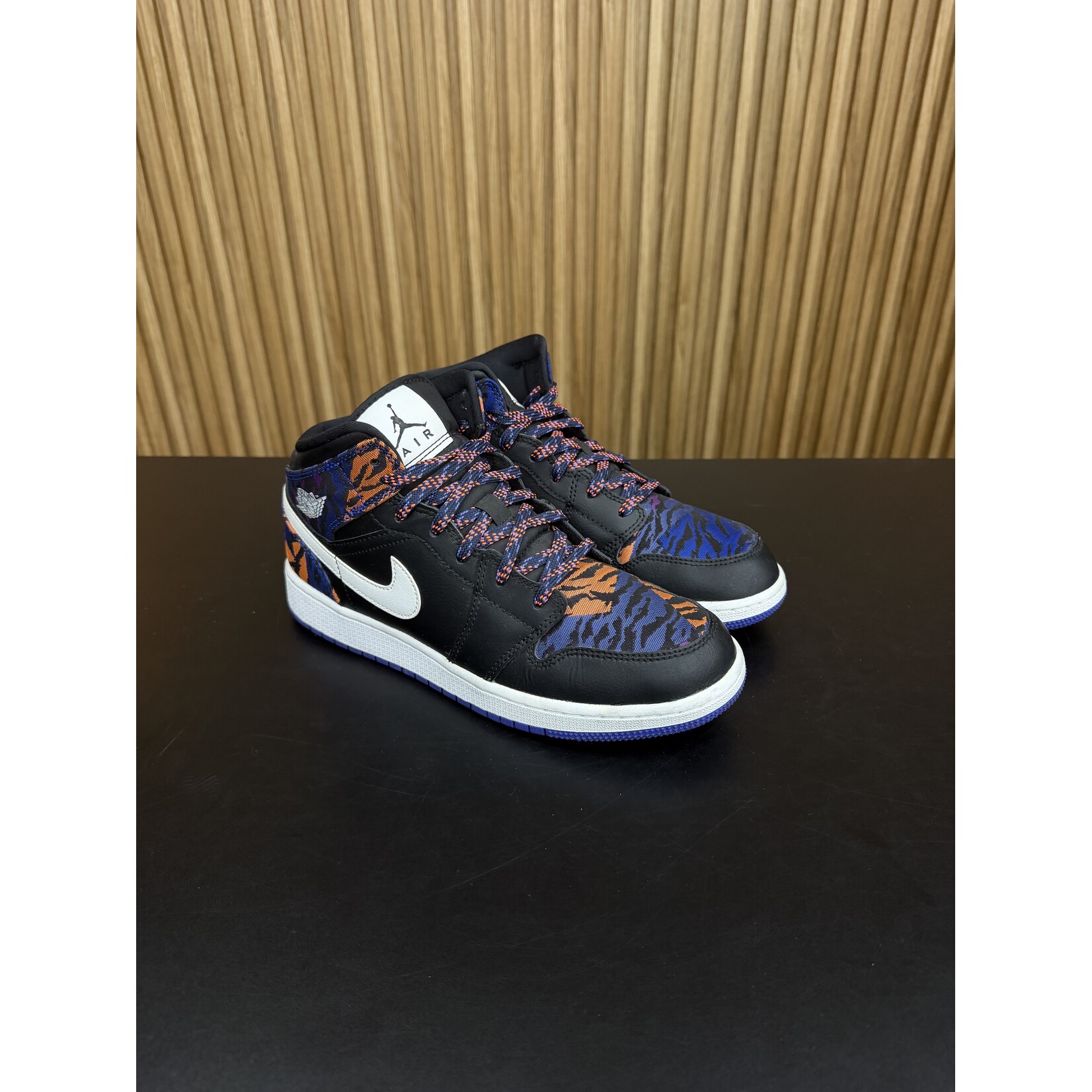 Jordan Jordan 1 Mid Multi-Color Tiger Stripe (GS) Size 7, PREOWNED NO BOX