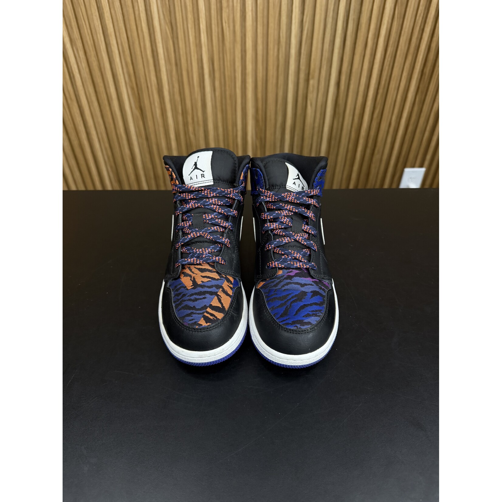 Jordan Jordan 1 Mid Multi-Color Tiger Stripe (GS) Size 7, PREOWNED NO BOX