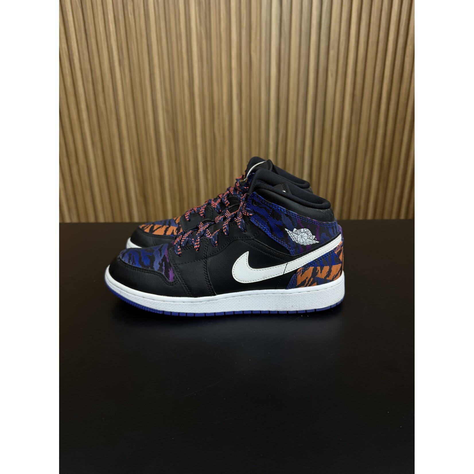 Jordan Jordan 1 Mid Multi-Color Tiger Stripe (GS) Size 7, PREOWNED NO BOX