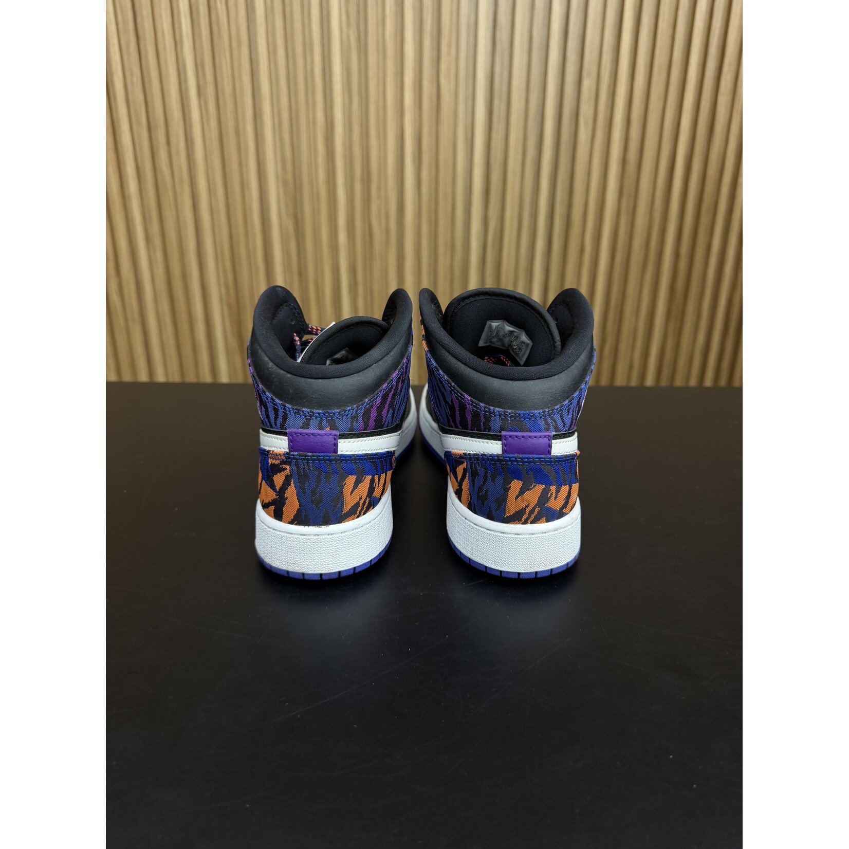 Jordan Jordan 1 Mid Multi-Color Tiger Stripe (GS) Size 7, PREOWNED NO BOX