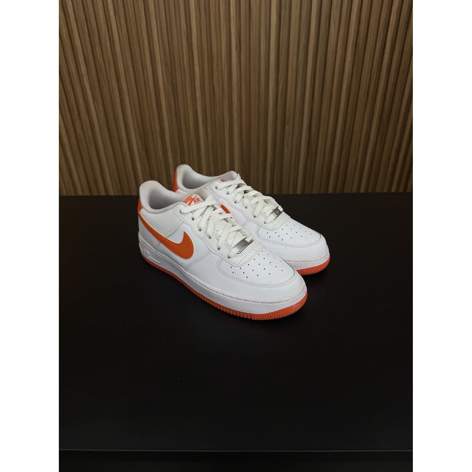 Nike Nike Air Force 1 Low White Safety Orange (GS) Size 7, PREOWNED NO BOX