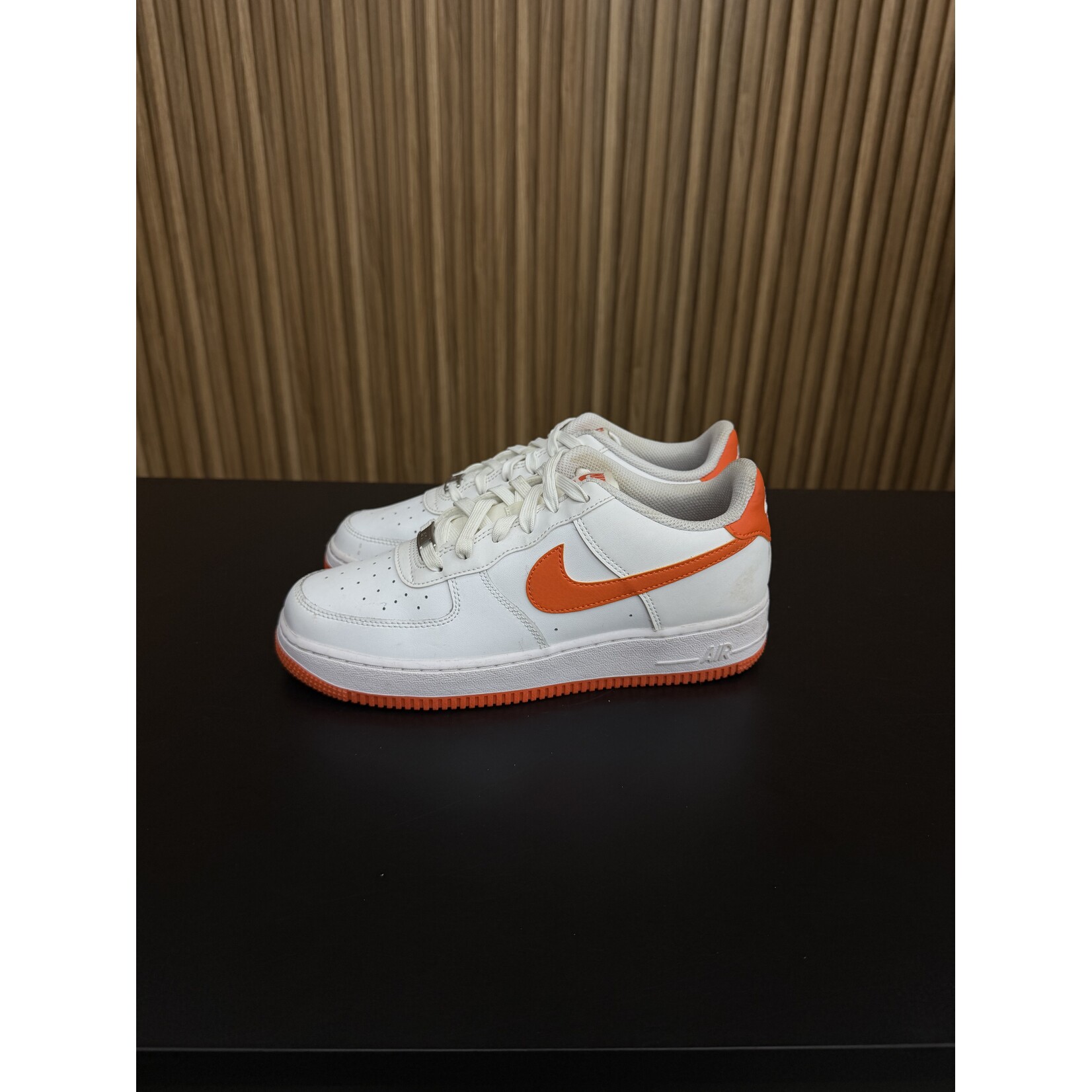 Nike Nike Air Force 1 Low White Safety Orange (GS) Size 7, PREOWNED NO BOX