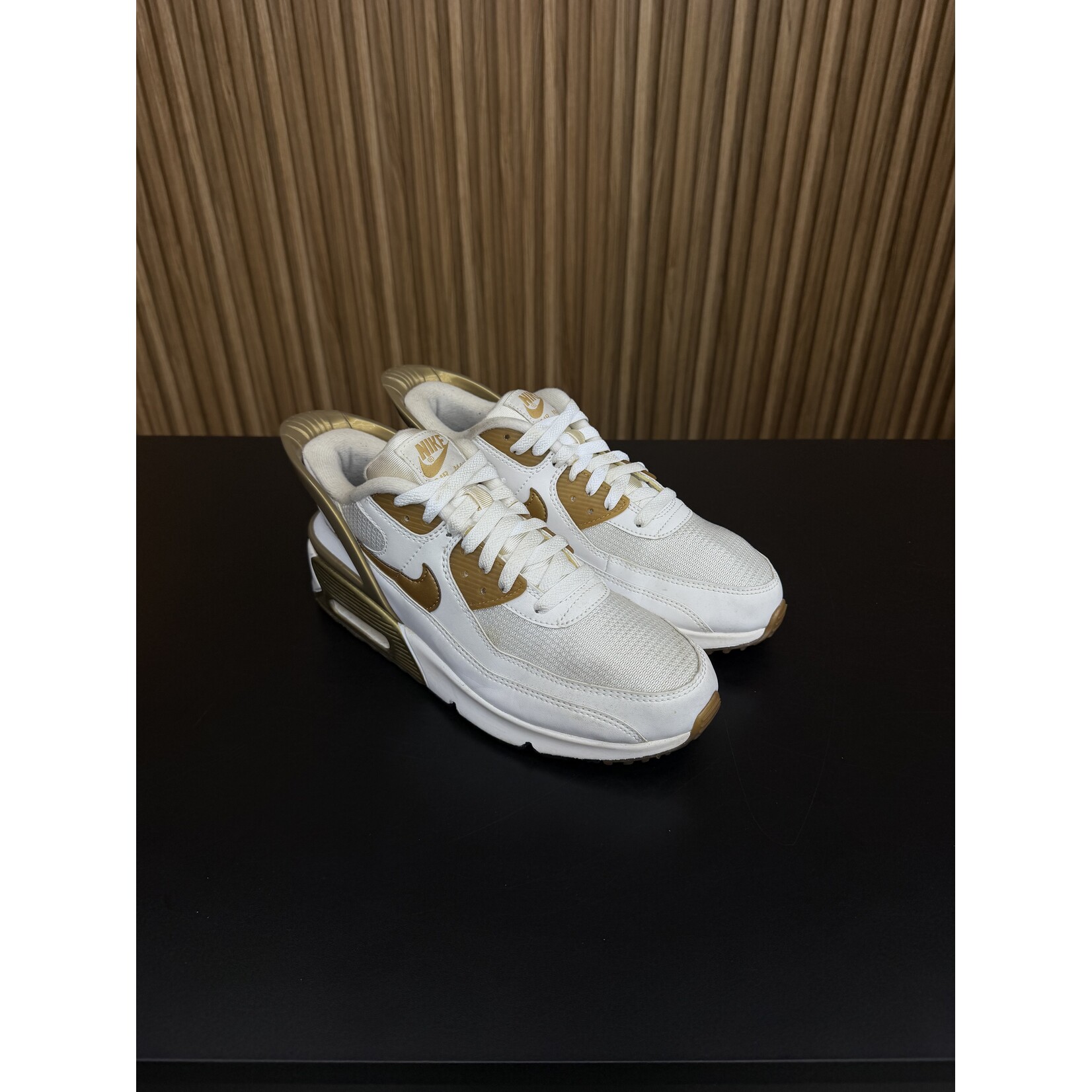 Nike Nike Air Max 90 Flyease White Gold (GS) Size 7, PREOWNED NO BOX