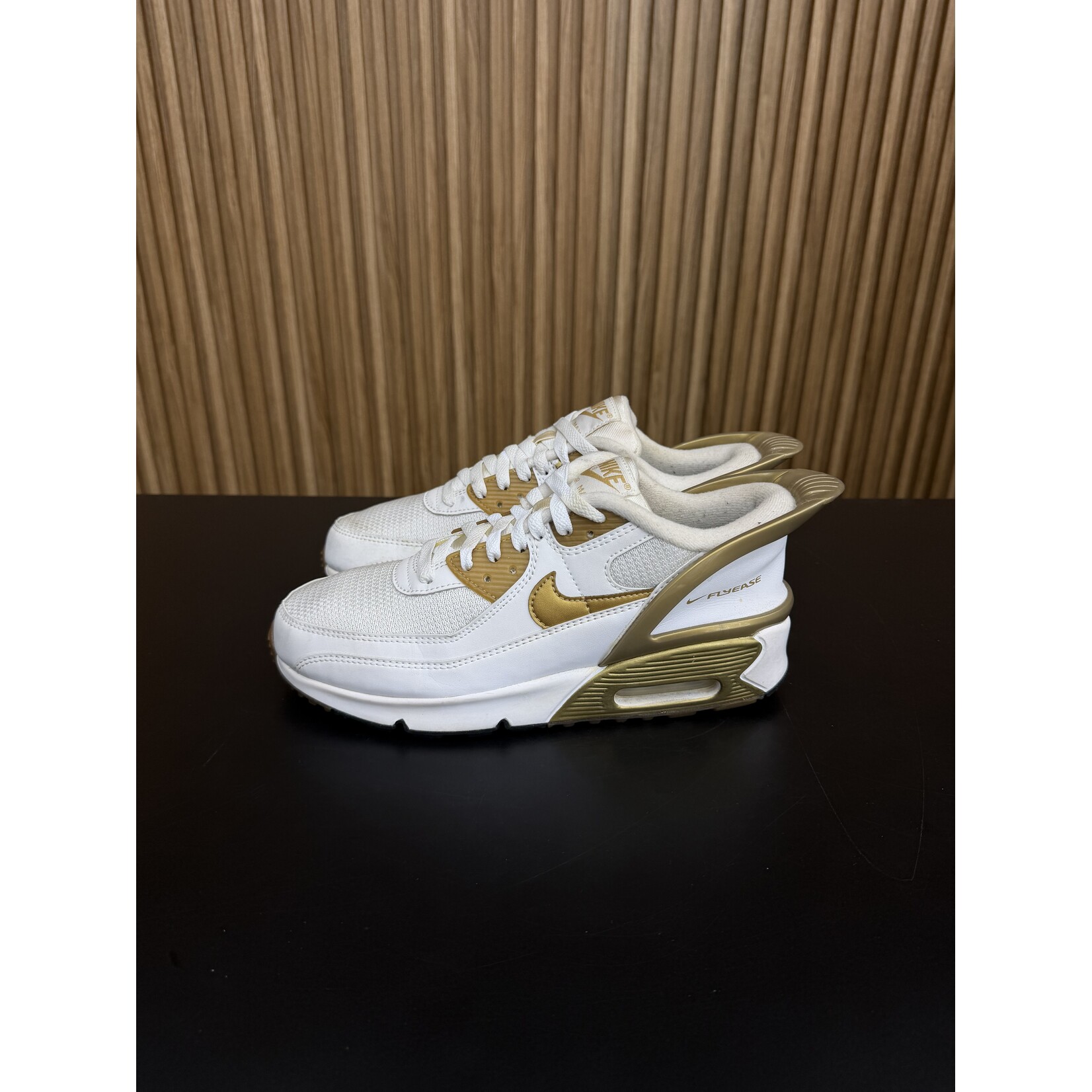 Nike Nike Air Max 90 Flyease White Gold (GS) Size 7, PREOWNED NO BOX