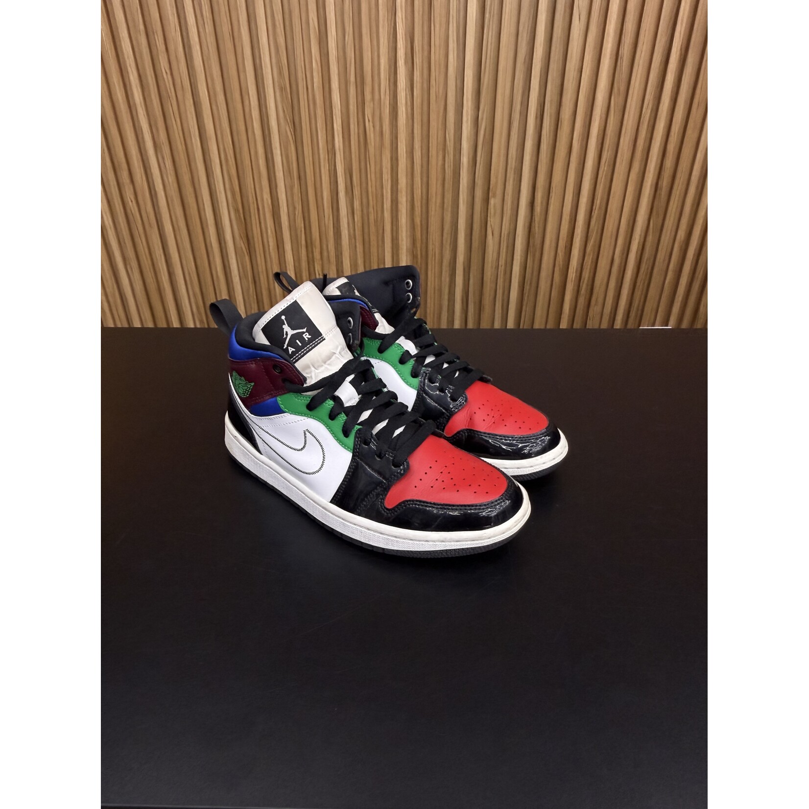 Jordan Jordan 1 Mid SE Black White Multi-Color (Women's) Size 8.5W, PREOWNED NO BOX