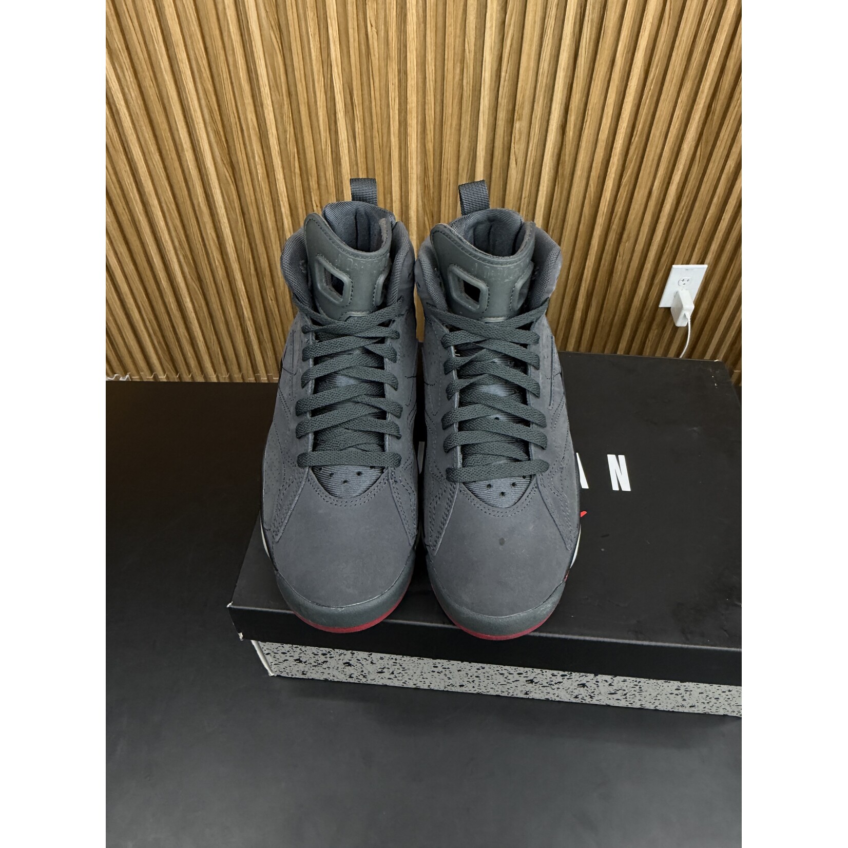 Jordan Jordan MVP Anthracite Gym Red (Women's) Size 8.5W, PREOWNED