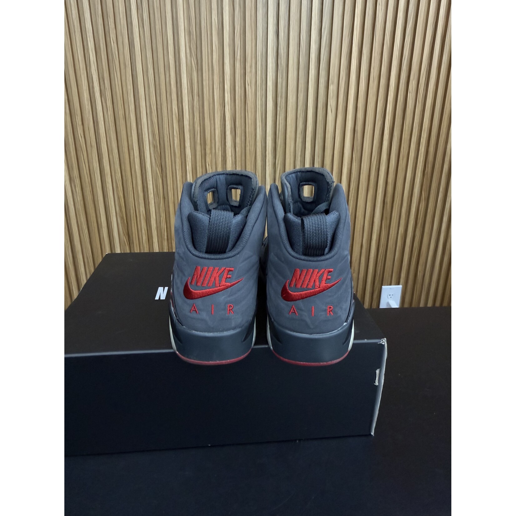 Jordan Jordan MVP Anthracite Gym Red (Women's) Size 8.5W, PREOWNED