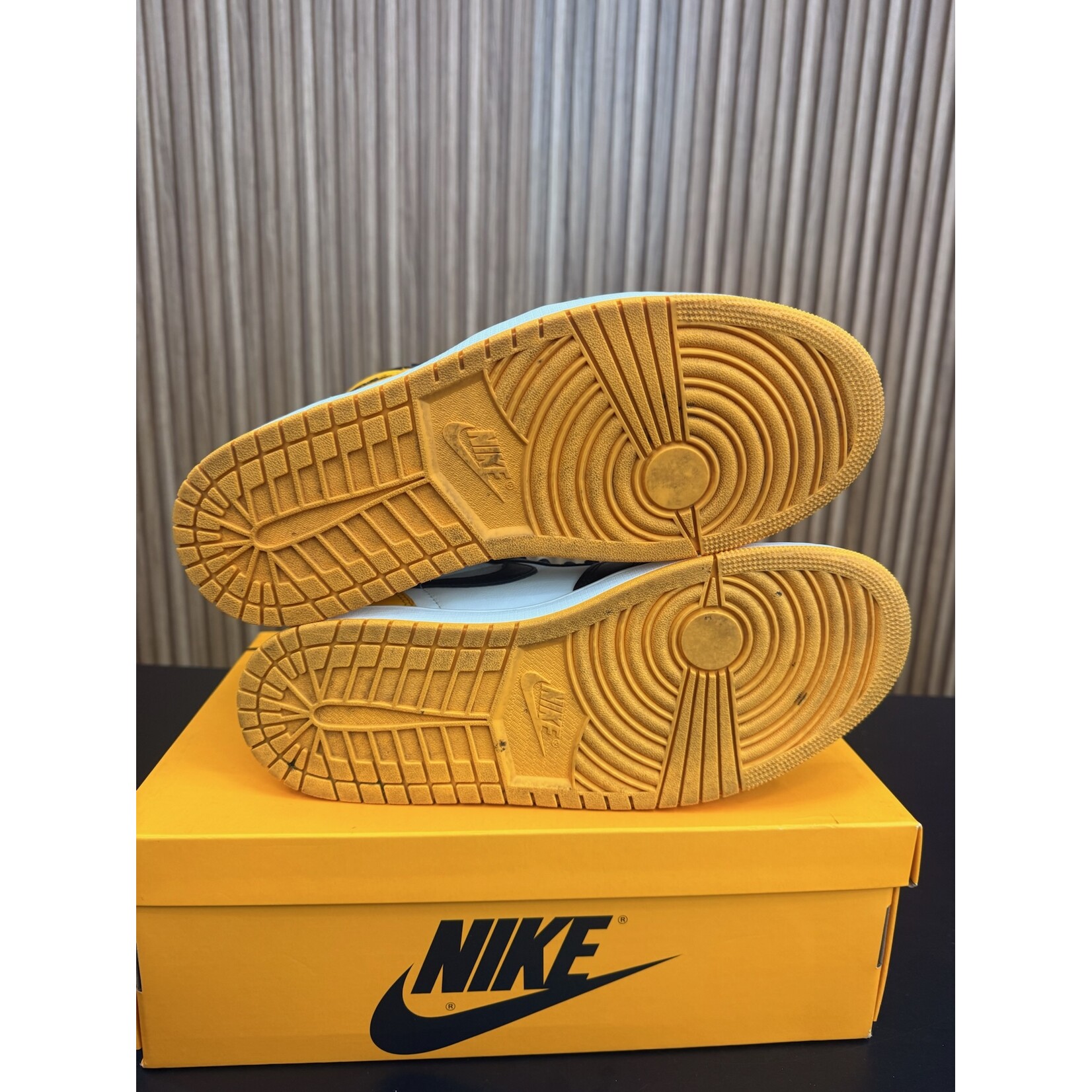 Jordan Jordan 1 Retro High OG Taxi Size 10.5, PREOWNED*