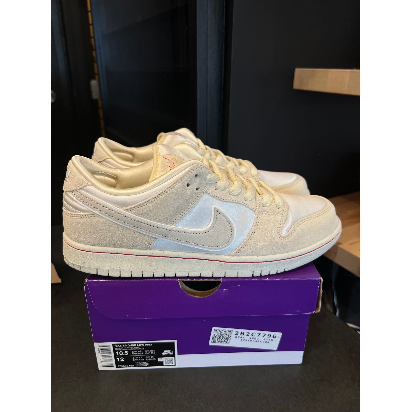 Nike Nike SB Dunk Low City of Love Light Bone Size 10.5, PREOWNED
