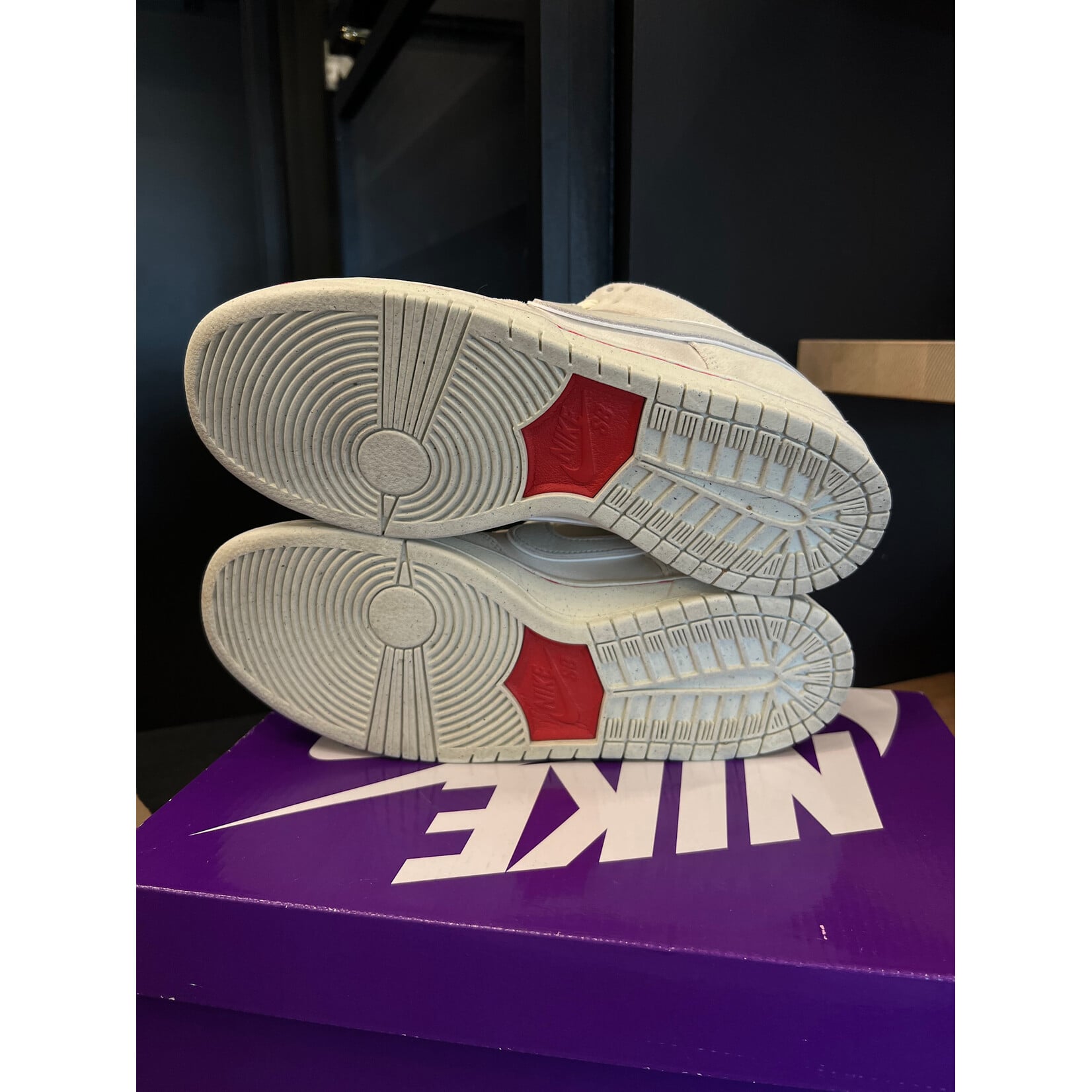Nike Nike SB Dunk Low City of Love Light Bone Size 10.5, PREOWNED