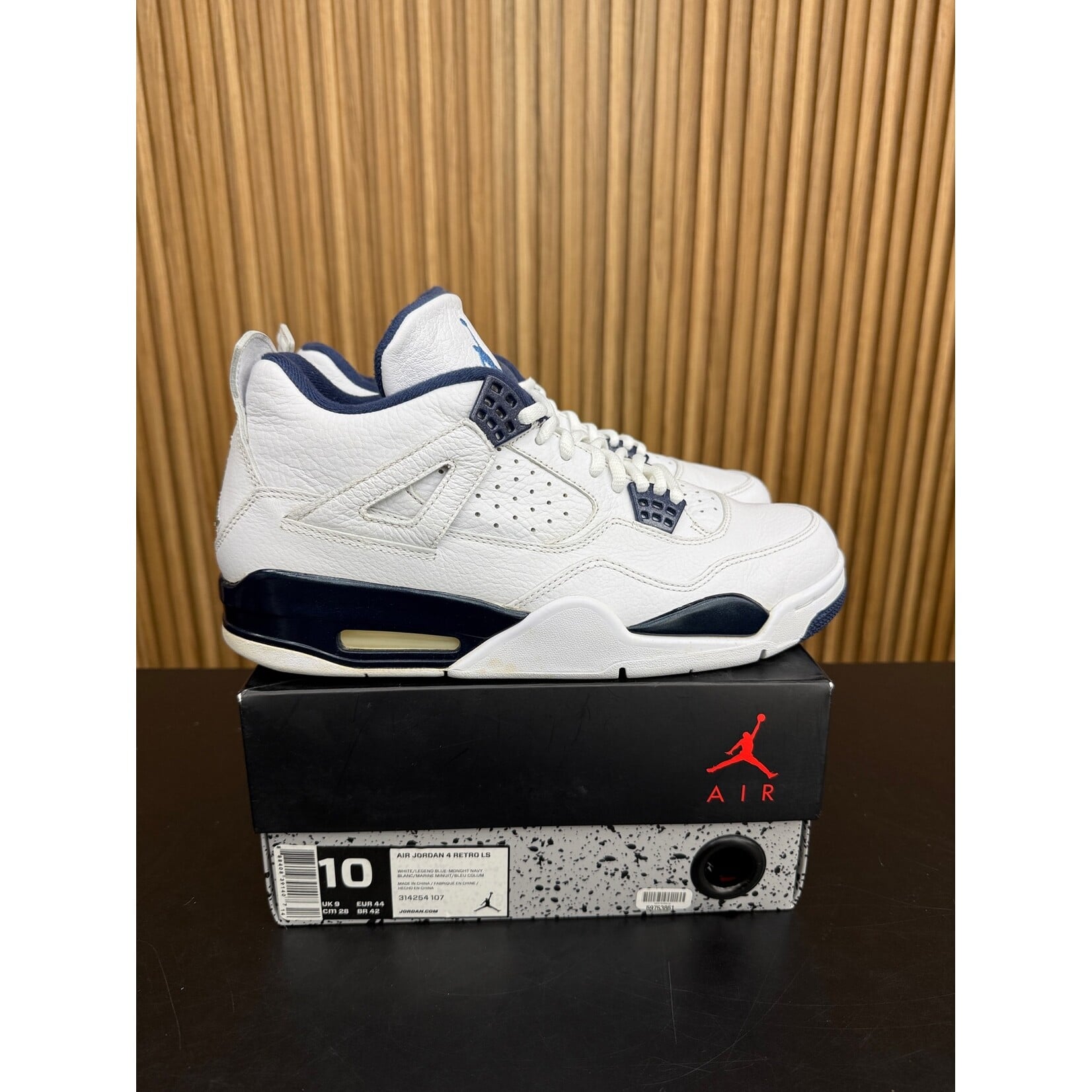 Jordan Jordan 4 Retro Columbia (2015) Size 10, PREOWNED*