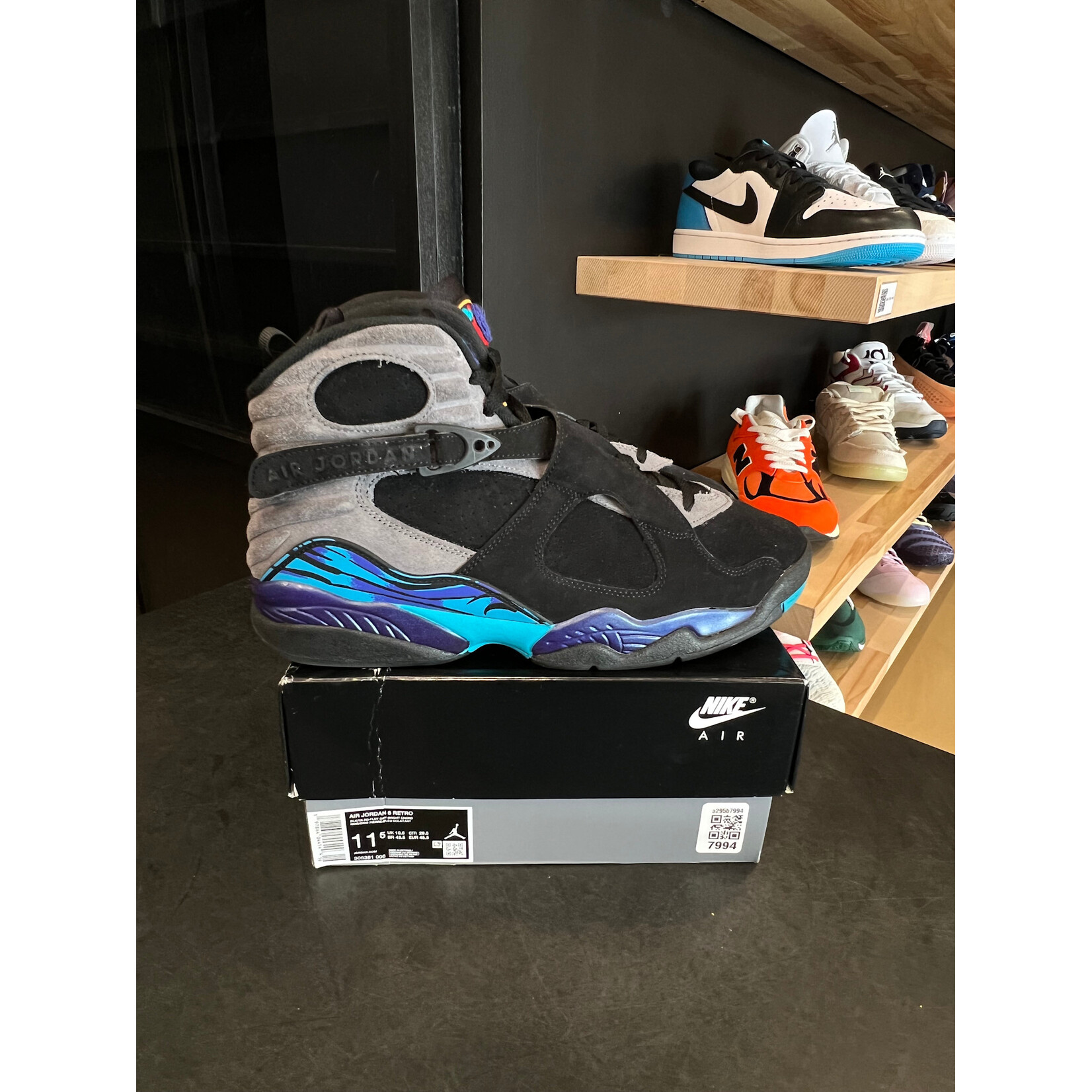 Jordan Jordan 8 Retro Aqua (2025) Size 11.5, PREOWNED*