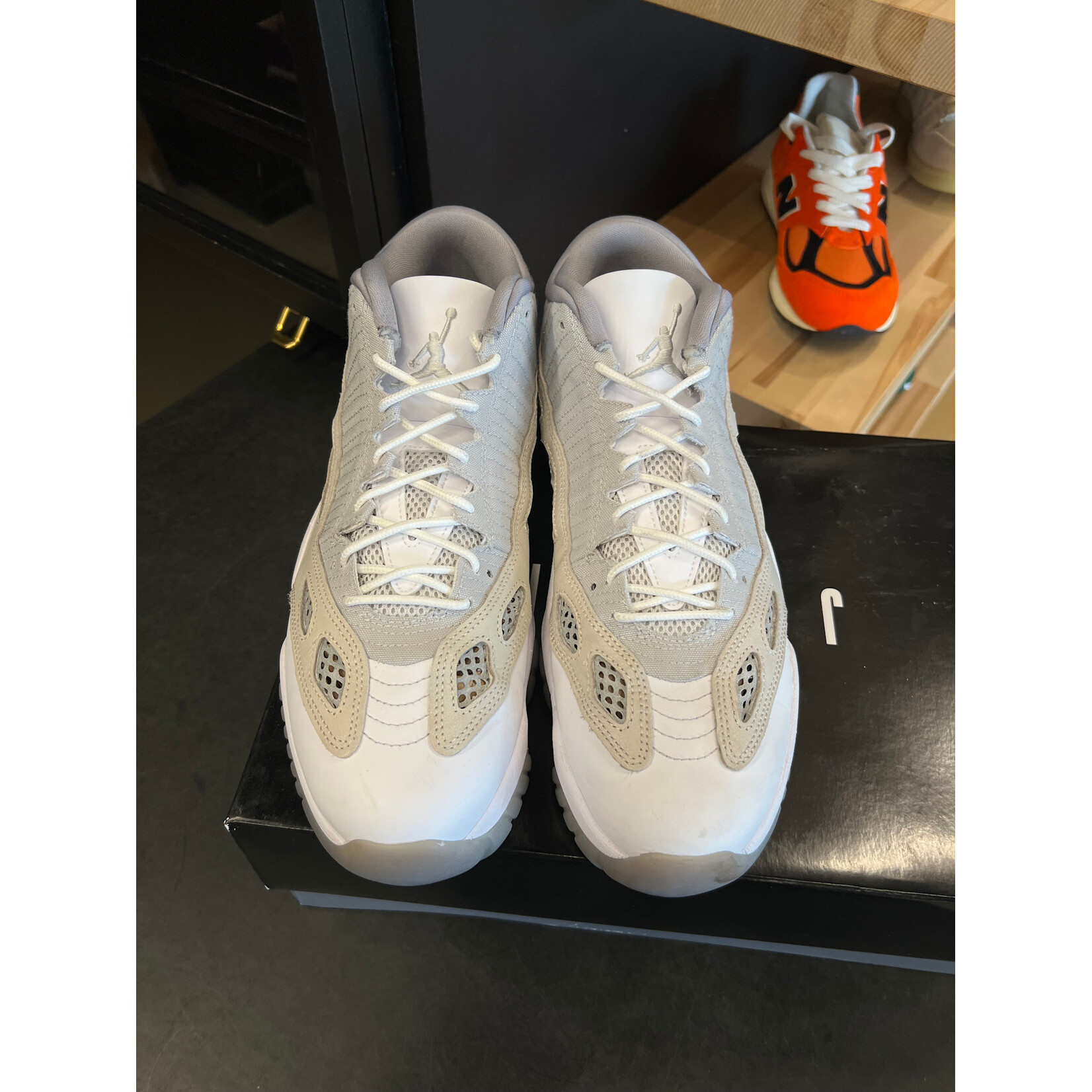 Jordan Jordan 11 Retro Low IE Light Orewood Brown Size 13, PREOWNED*