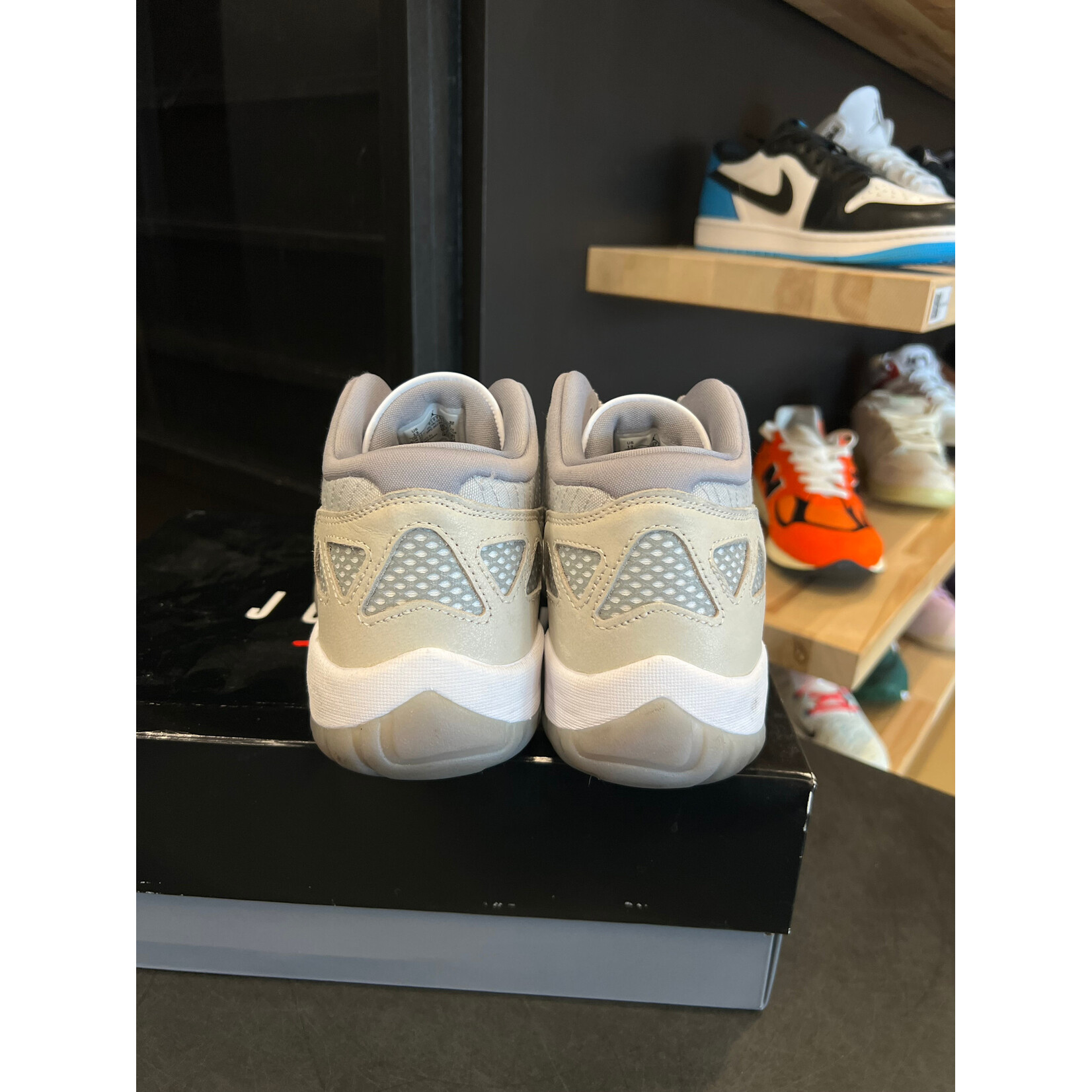Jordan Jordan 11 Retro Low IE Light Orewood Brown Size 13, PREOWNED*