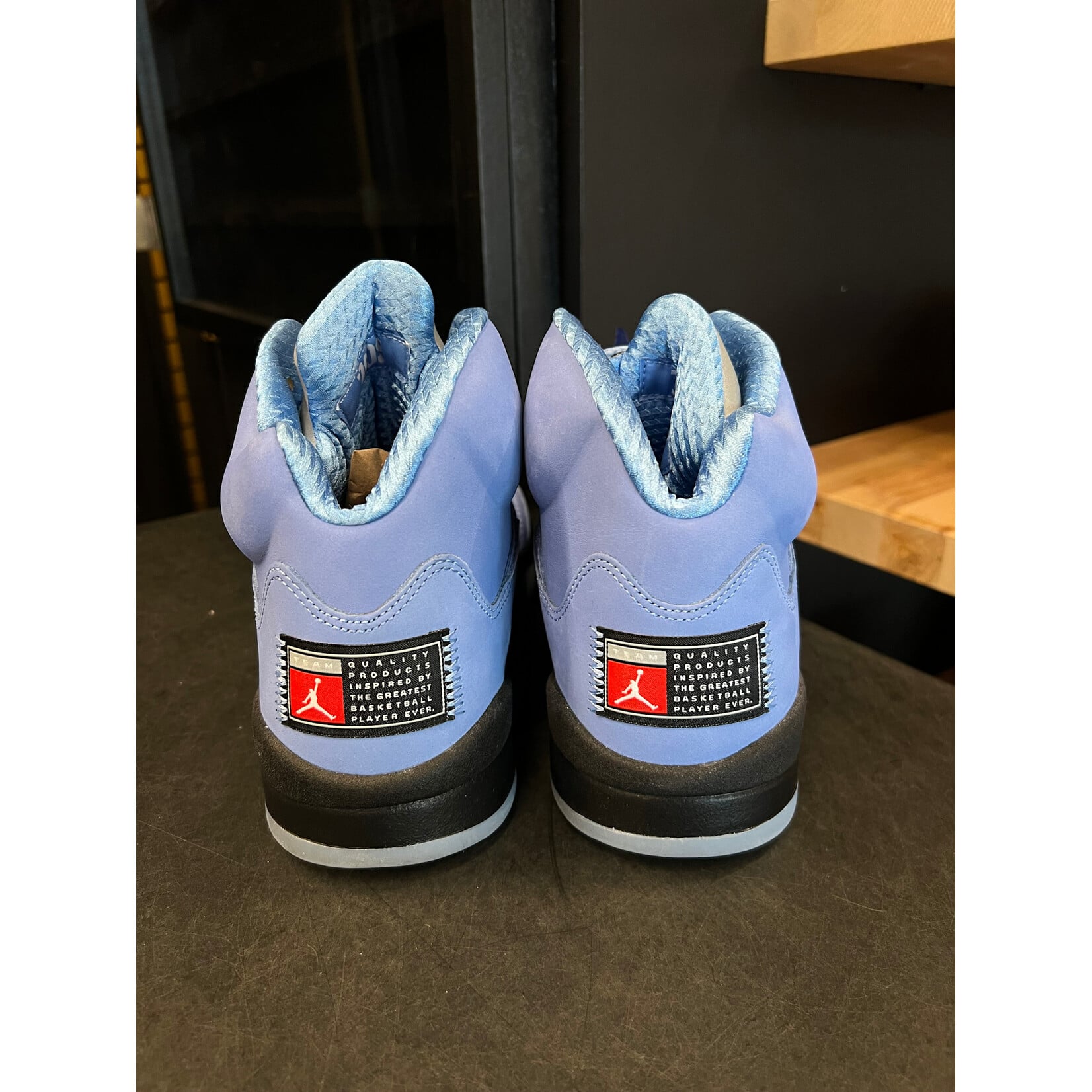Jordan Jordan 5 Retro UNC University Blue Size 11, PREOWNED*
