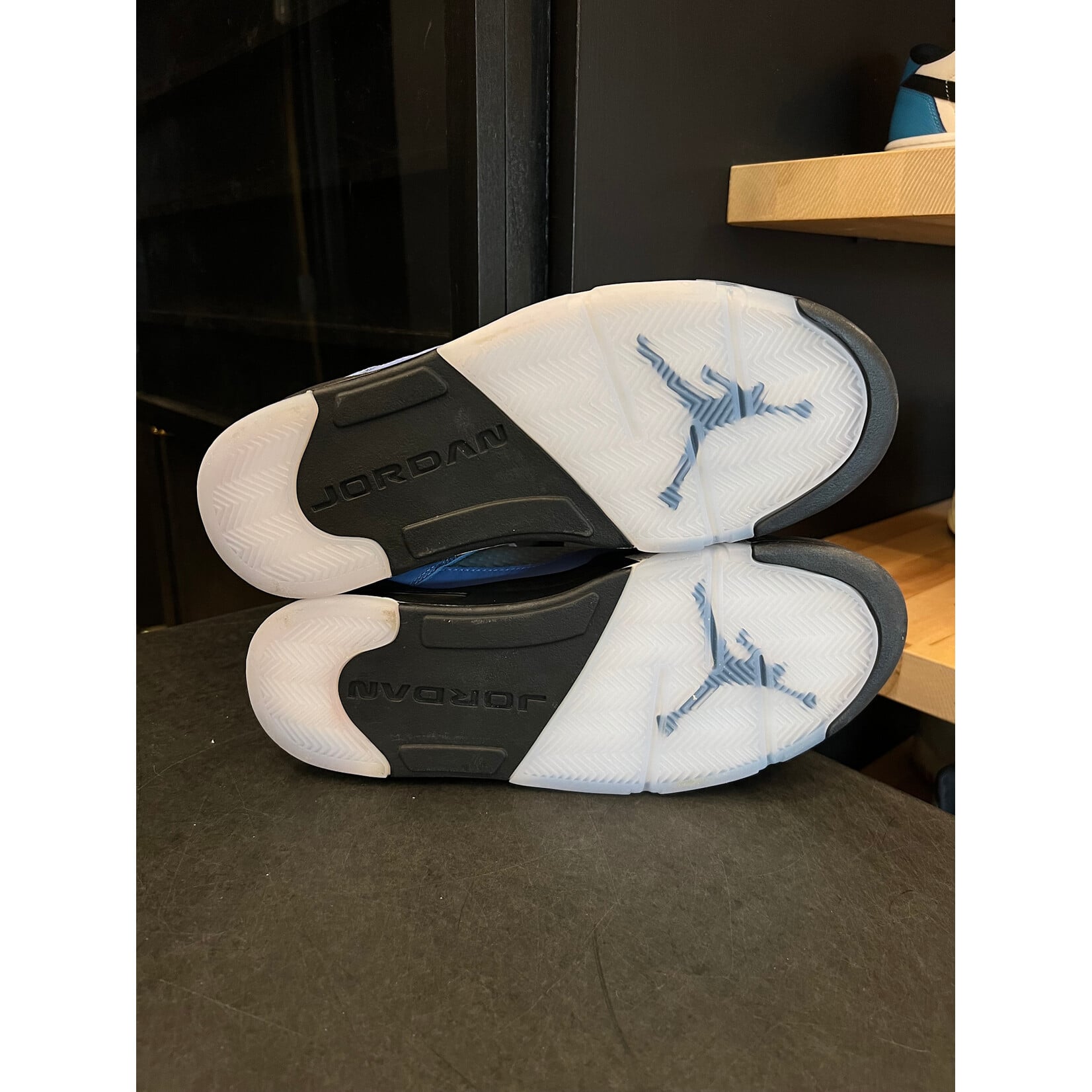 Jordan Jordan 5 Retro UNC University Blue Size 11, PREOWNED*