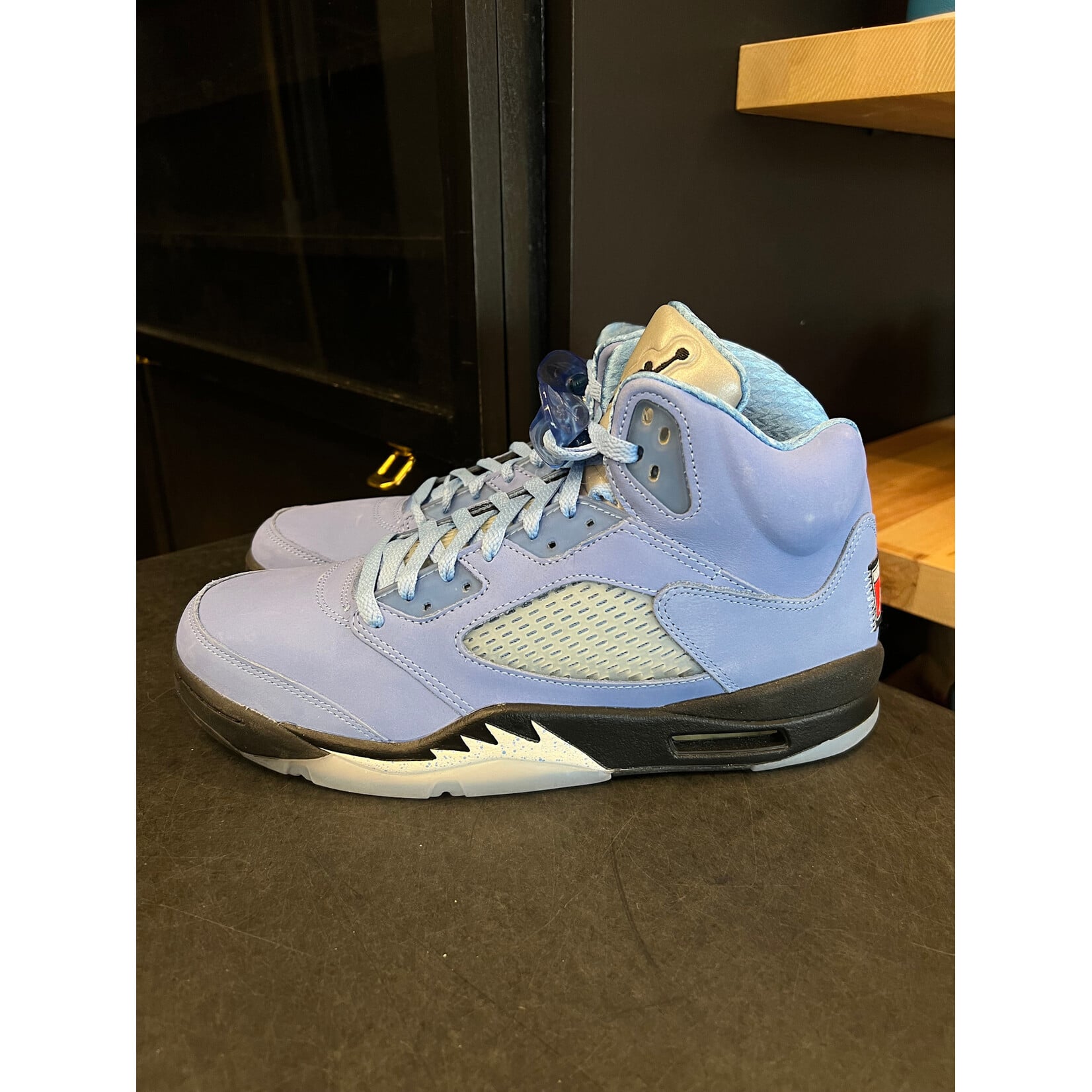 Jordan Jordan 5 Retro UNC University Blue Size 11, PREOWNED*