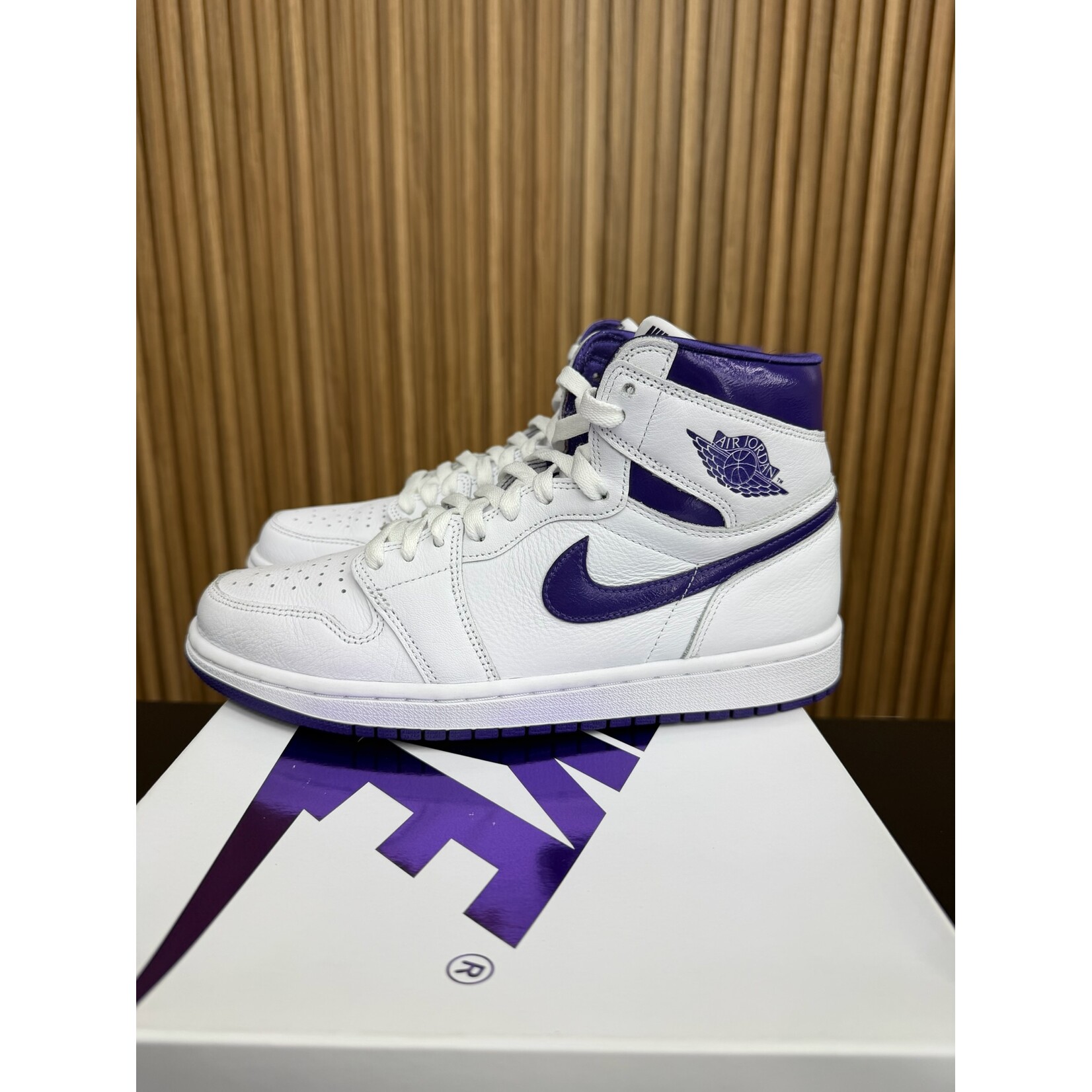 Jordan Jordan 1 Retro High Court Purple (Women's) Size 8.5W, PREOWNED