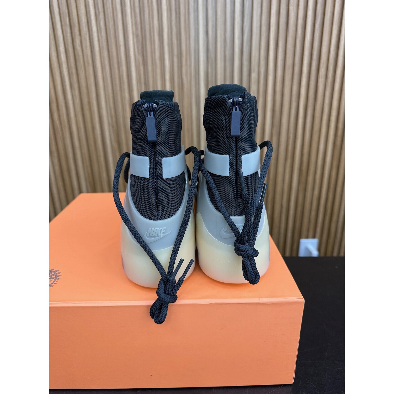Nike Nike Air Fear of God 1 String The Question Size 9.5, DS BRAND NEW B-GRADE