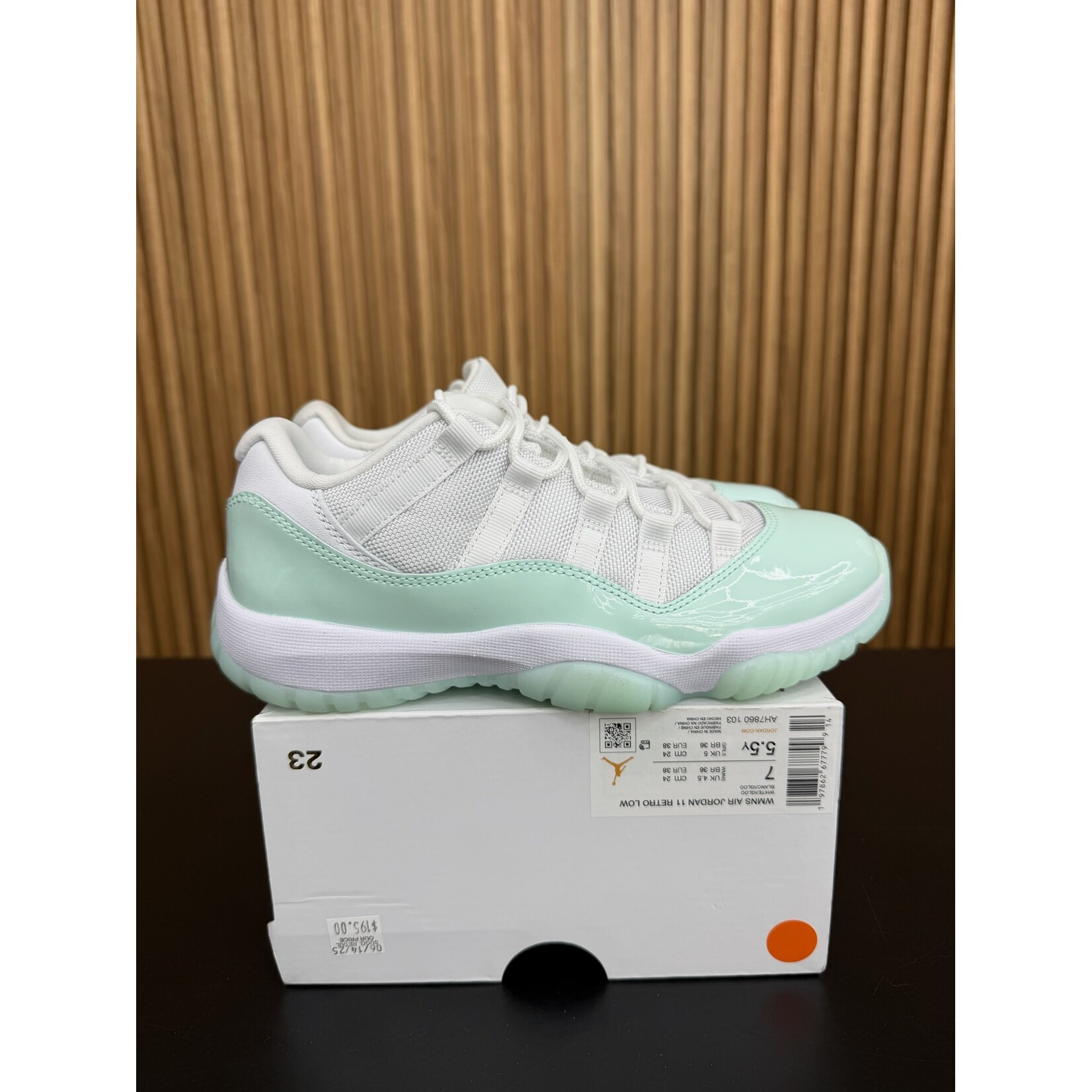 Jordan Jordan 11 Retro Low Igloo (Women's) Size 7W, DS BRAND NEW HALF BOX