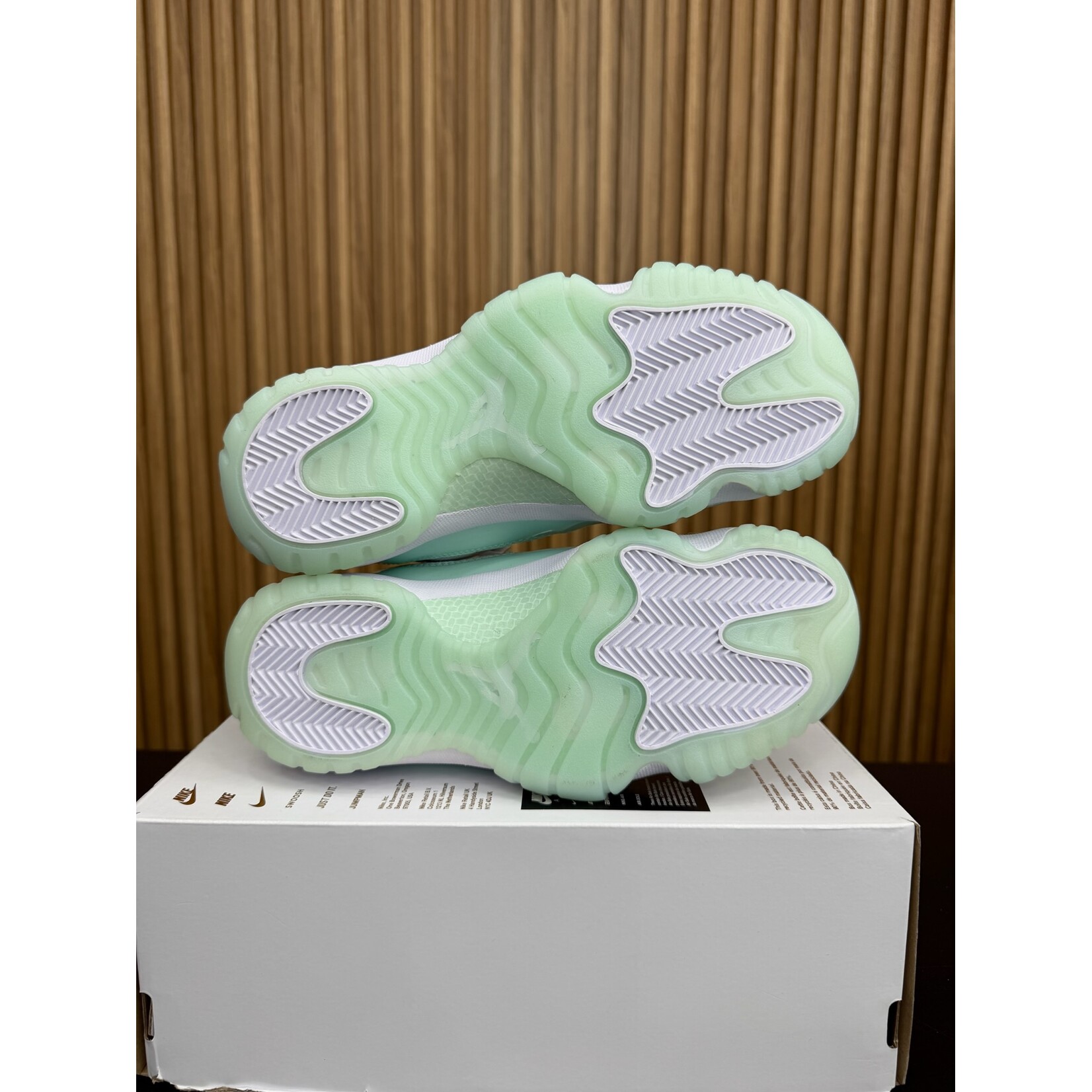 Jordan Jordan 11 Retro Low Igloo (Women's) Size 7W, DS BRAND NEW HALF BOX