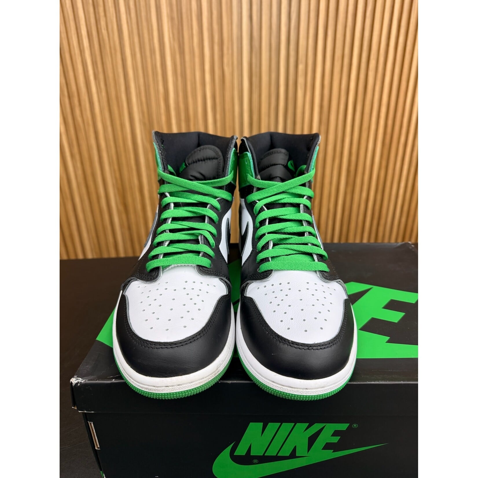 Jordan Jordan 1 Retro High OG Lucky Green Size 11, PREOWNED