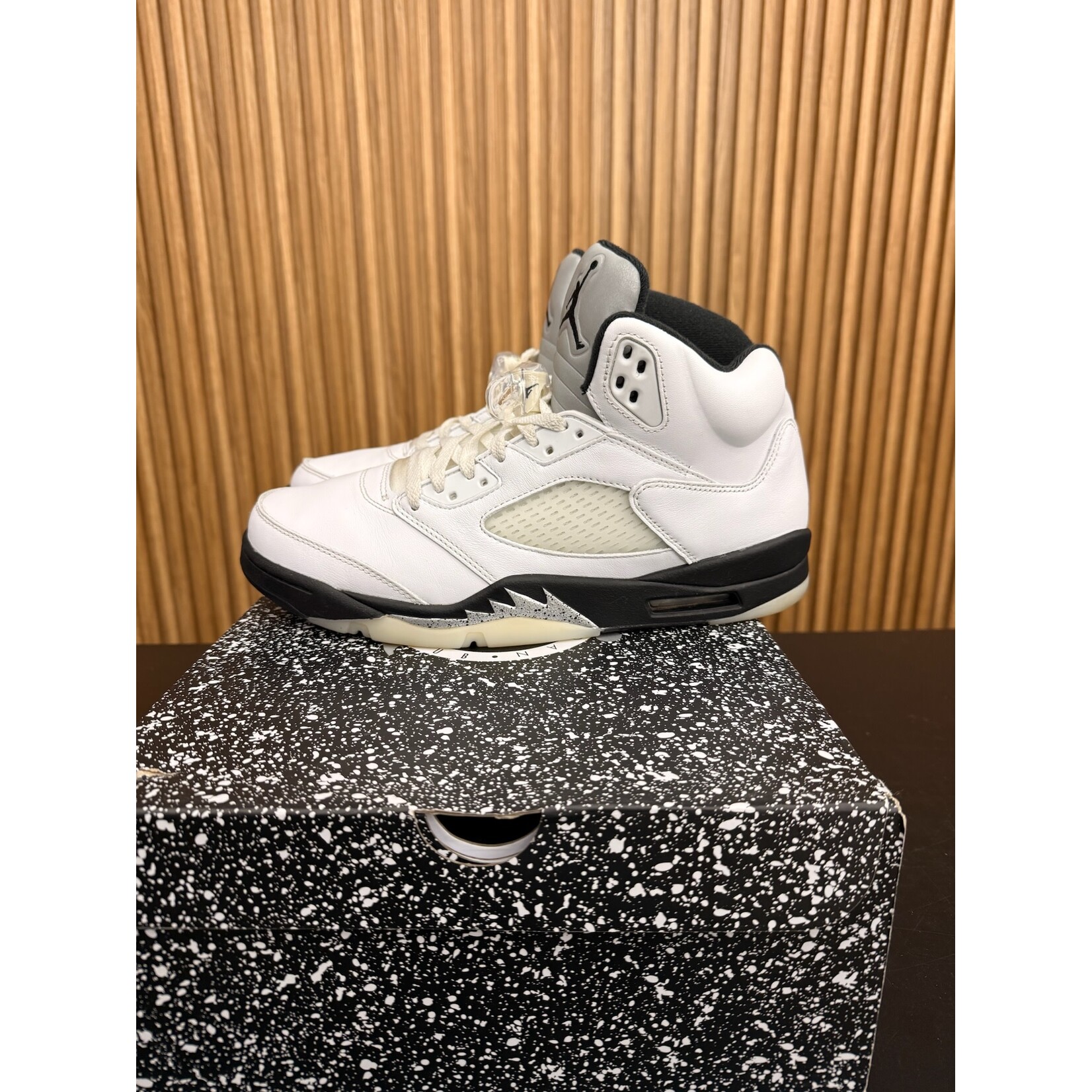 Jordan Jordan 5 Retro Reverse Metallic Size 11, PREOWNED