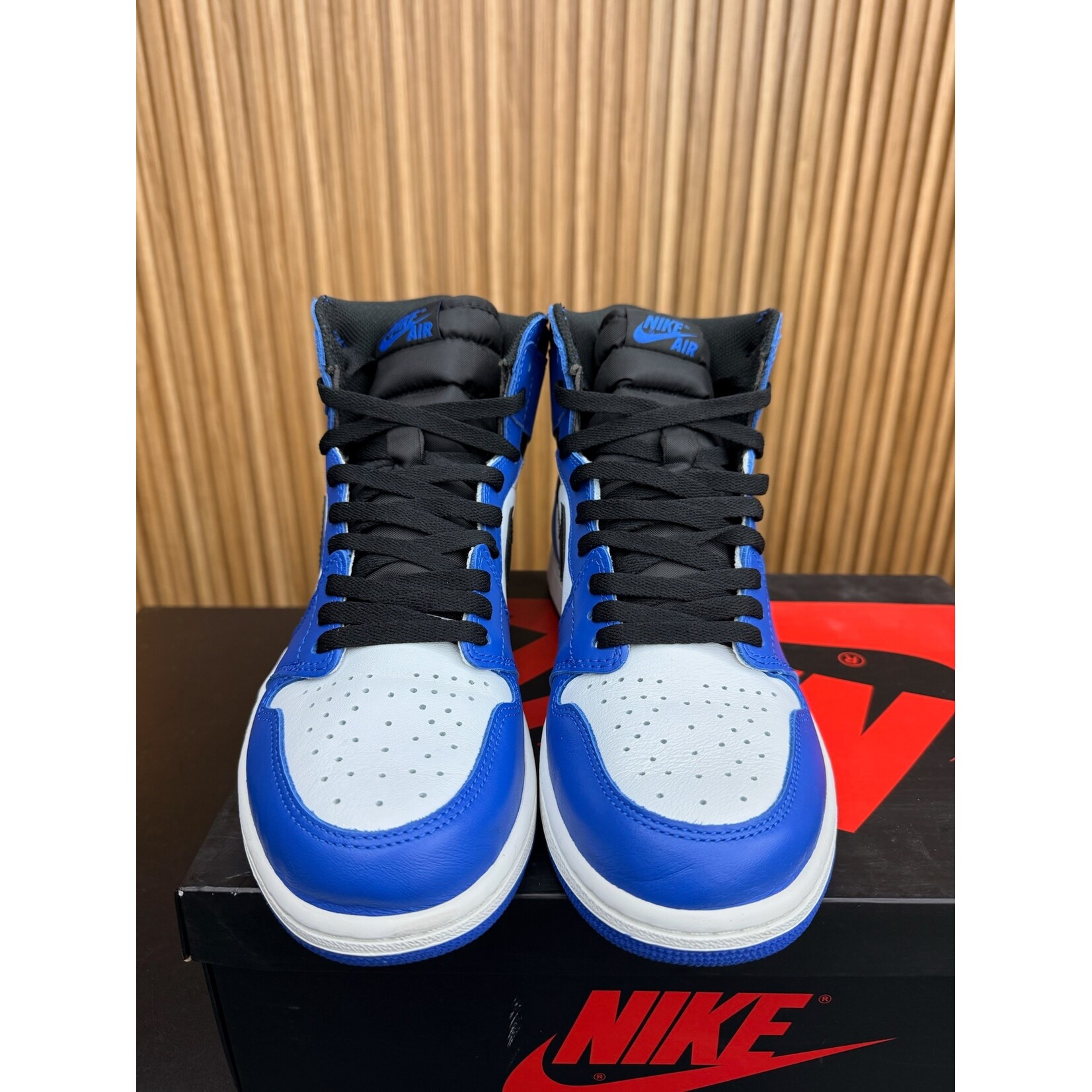 Jordan Jordan 1 Retro High Game Royal Size 10, PREOWNED