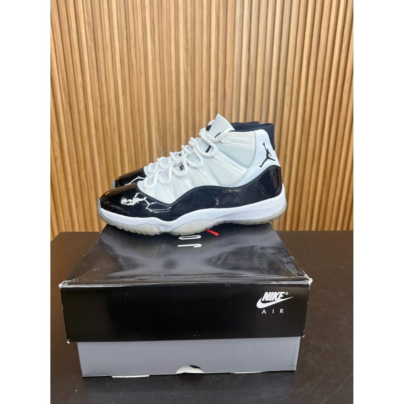 Jordan Jordan 11 Retro Concord (2018) Size 10, PREOWNED