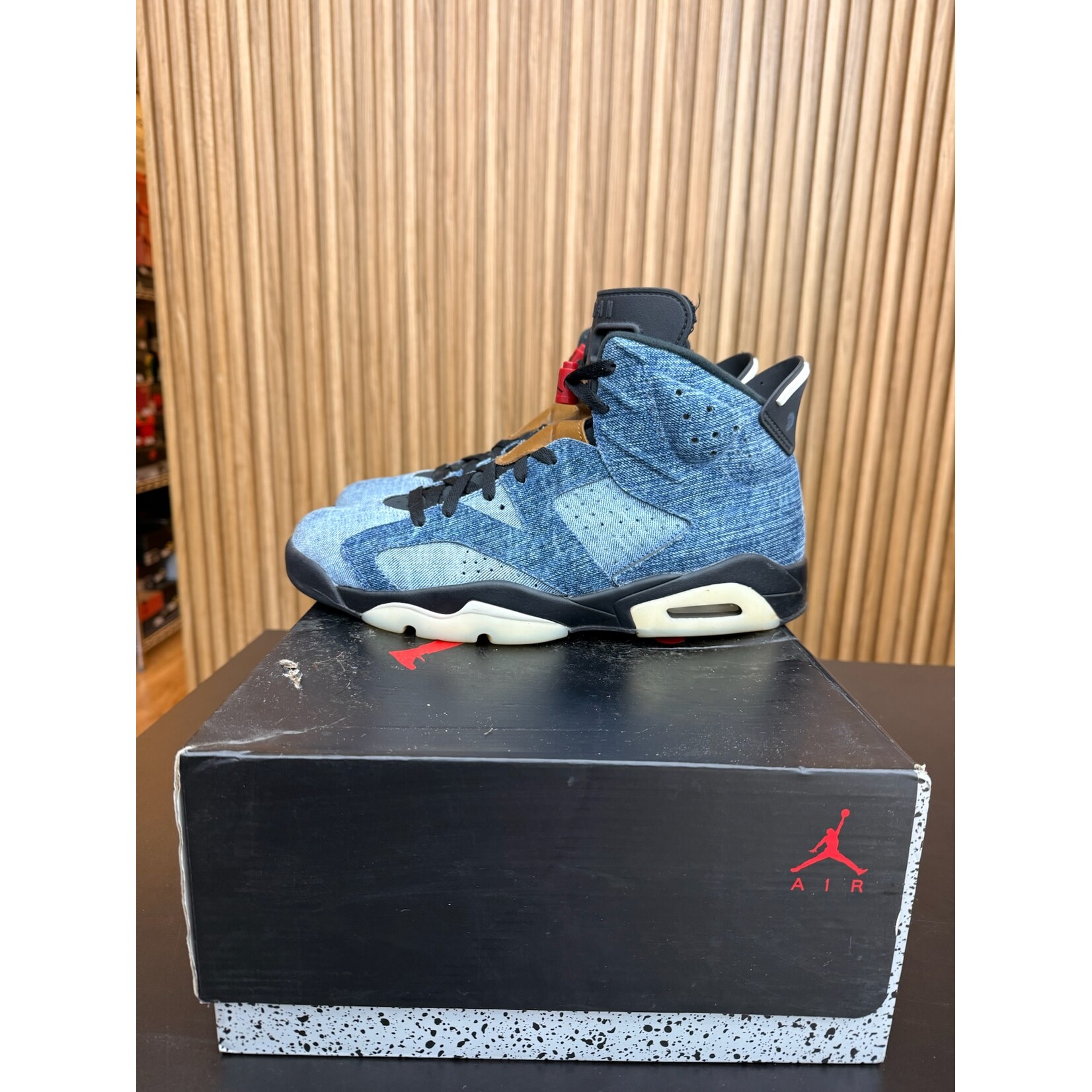 Jordan Jordan 6 Retro Washed Denim  Size 11, PREOWNED