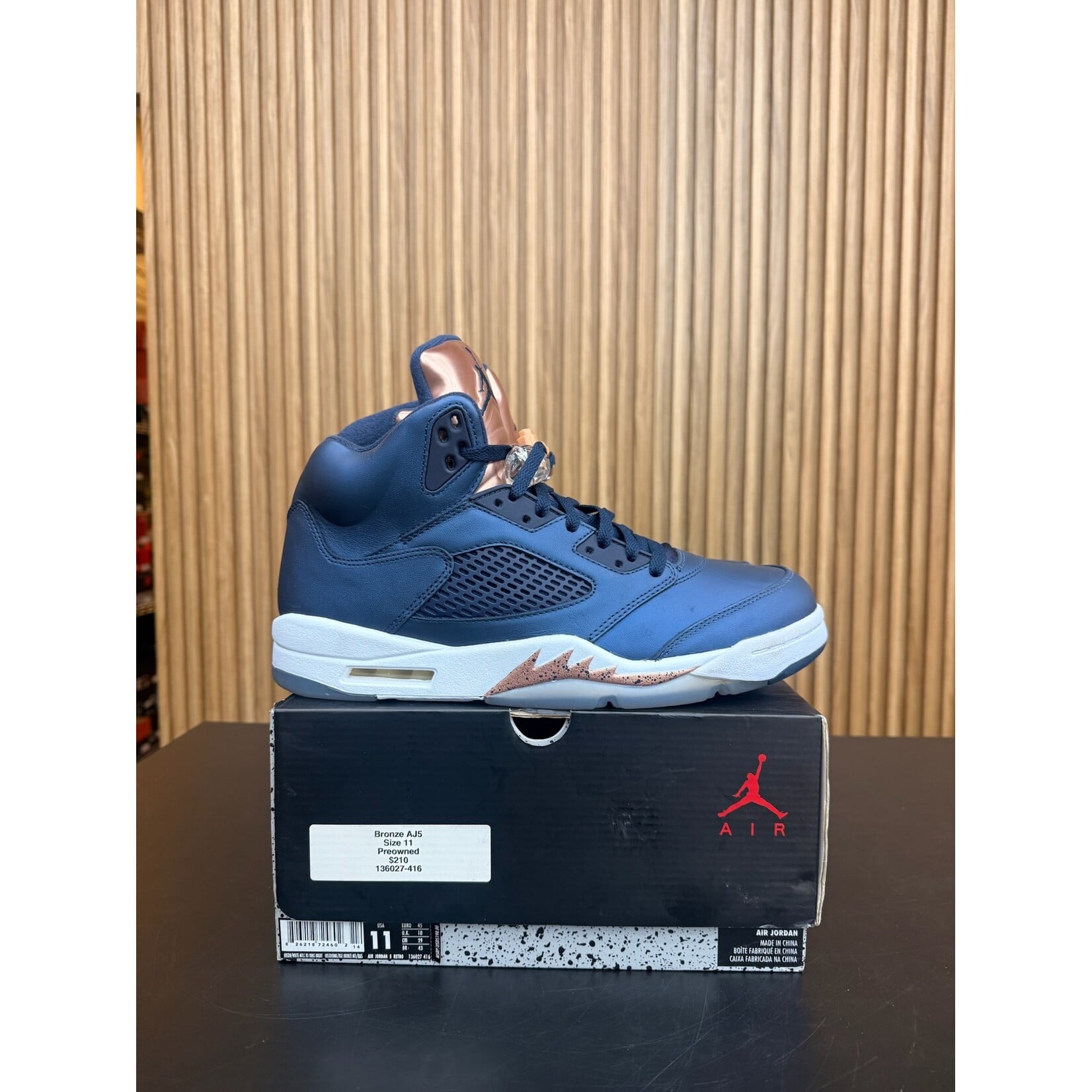 Jordan Jordan 5 Retro Bronze Size 11, PREOWNED*