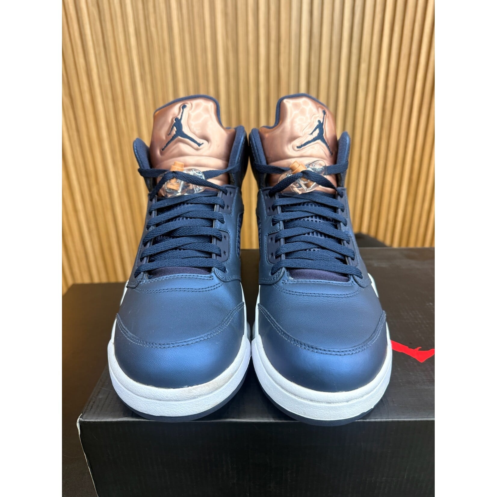 Jordan Jordan 5 Retro Bronze Size 11, PREOWNED*
